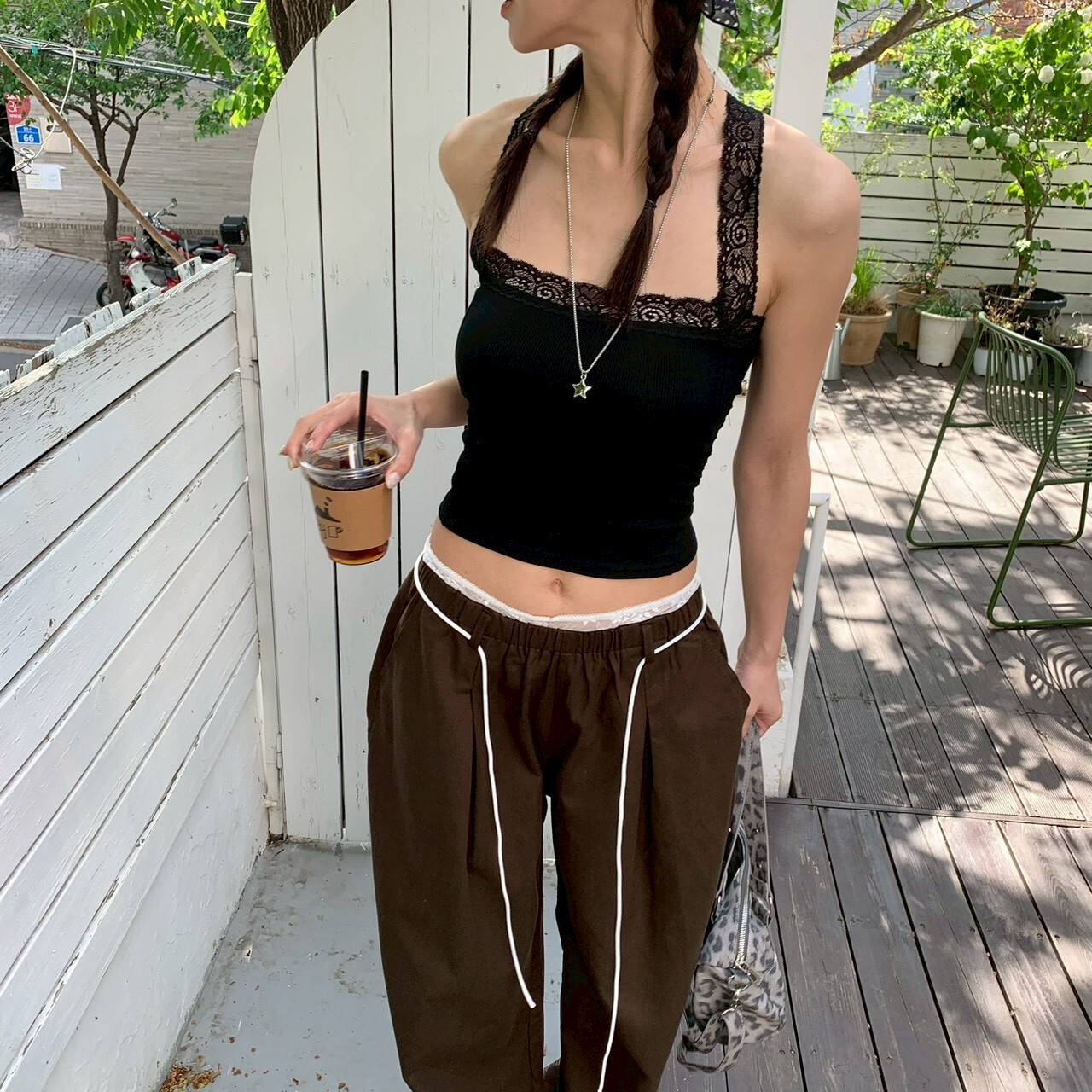 ISA_迷人的危險 側鏤空蕾絲花邊掛脖背心_64042