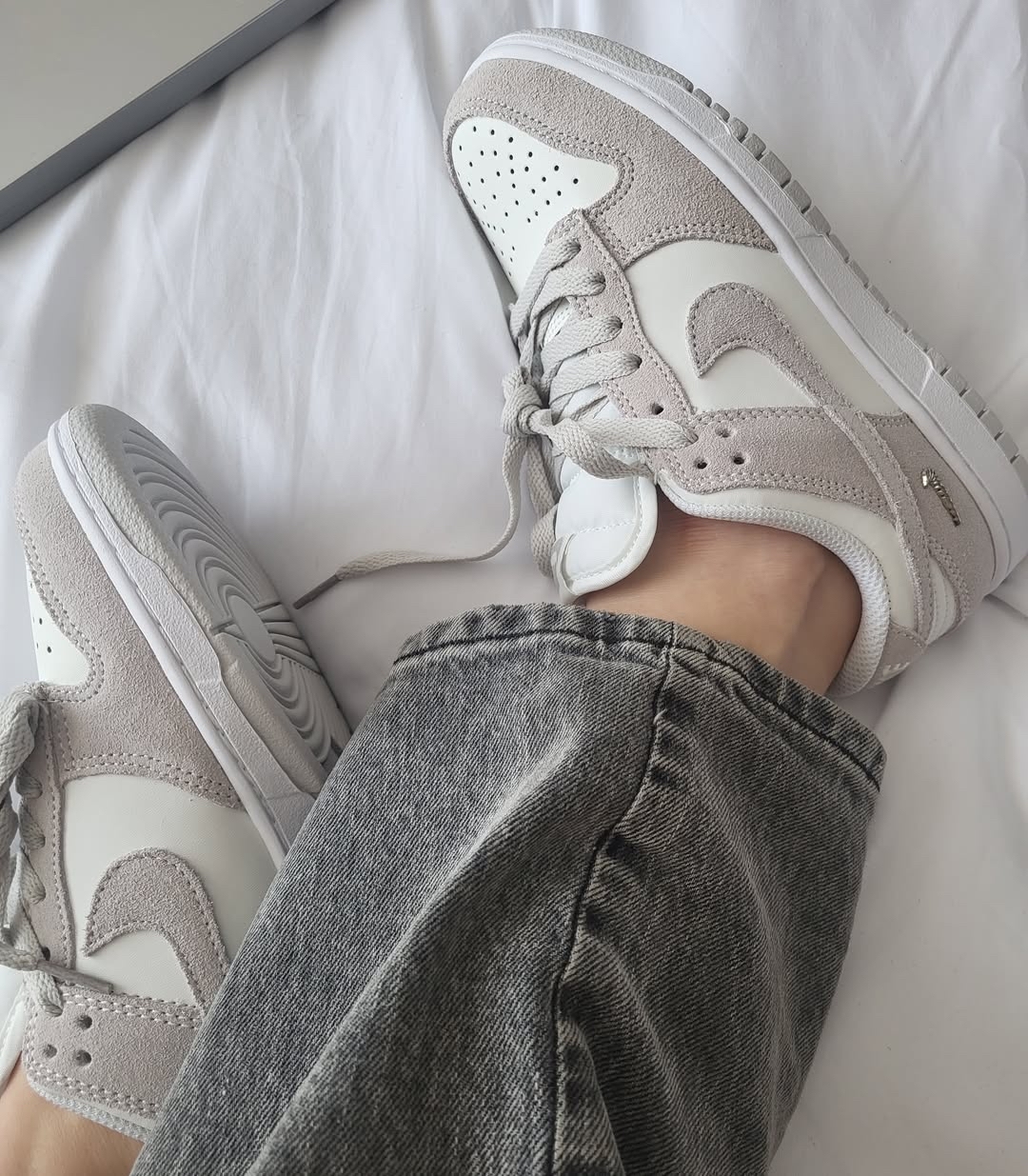 代購-NIKE W DUNK LOW 'Sail' 奶杏色 杏灰 小銀勾 麂皮 復古 休閒鞋 IO4244-105