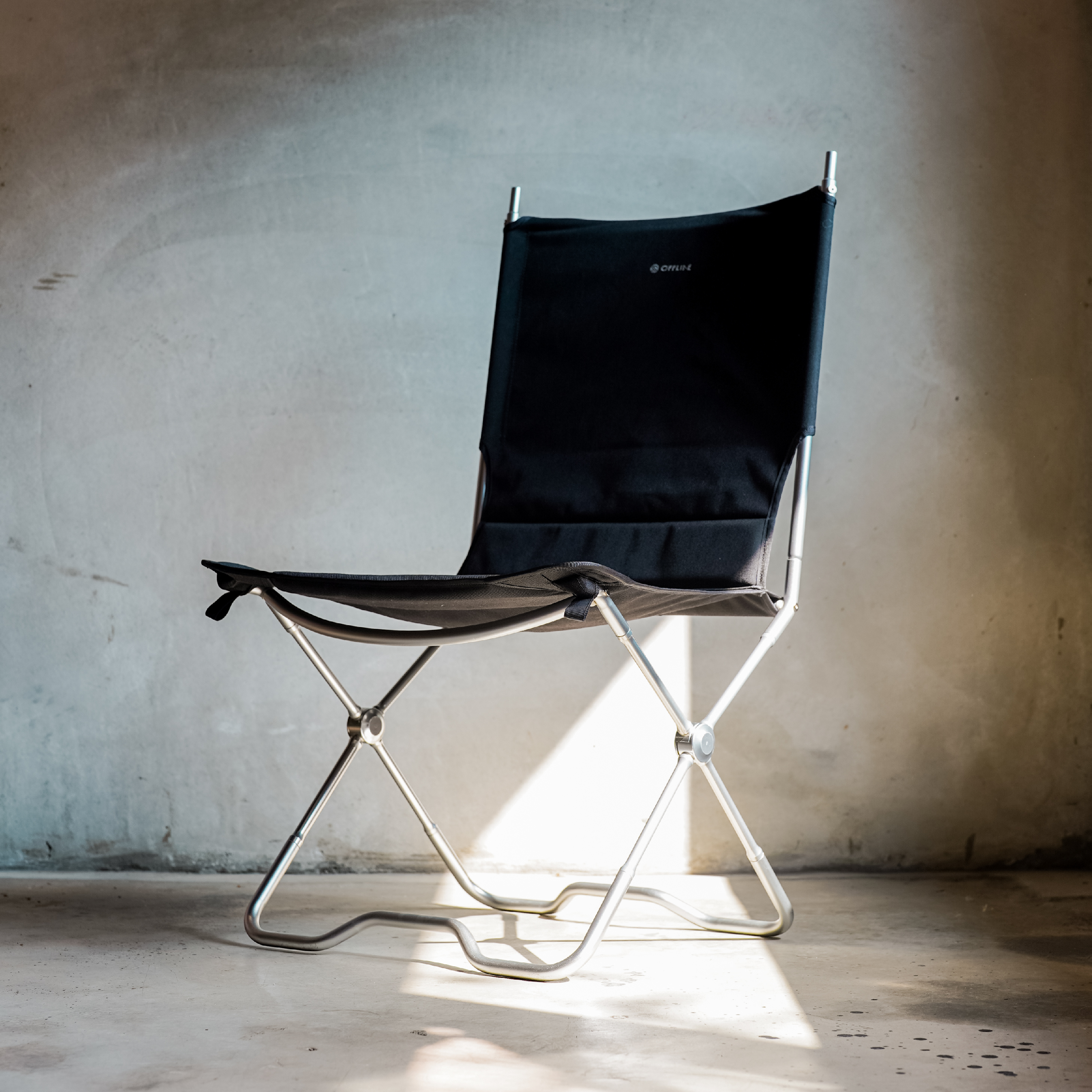 OFFLINE Chair Silver Black
