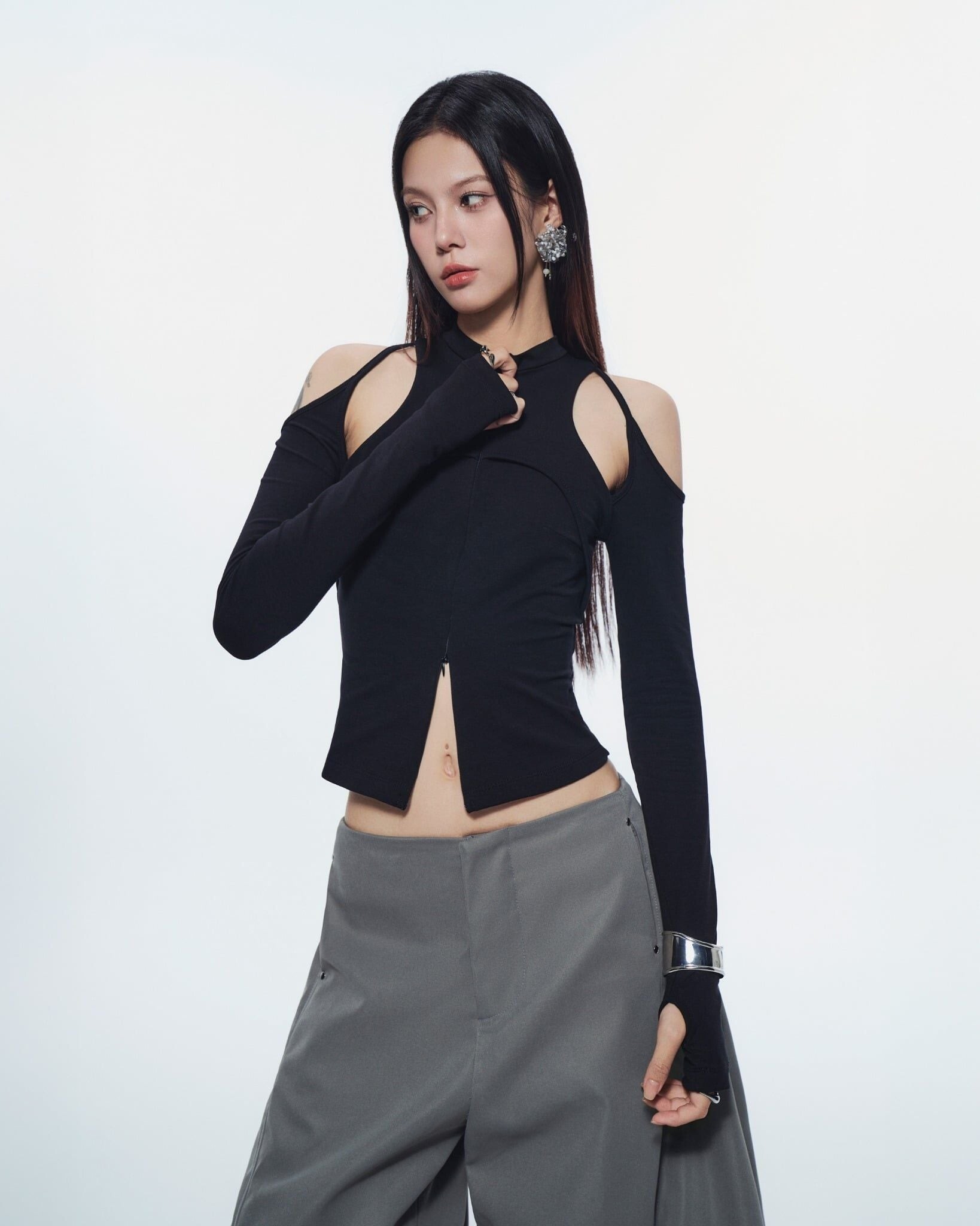 BUNNYHILL CASPIAN LONG SLEEVE TOP 高領鏤背上衣