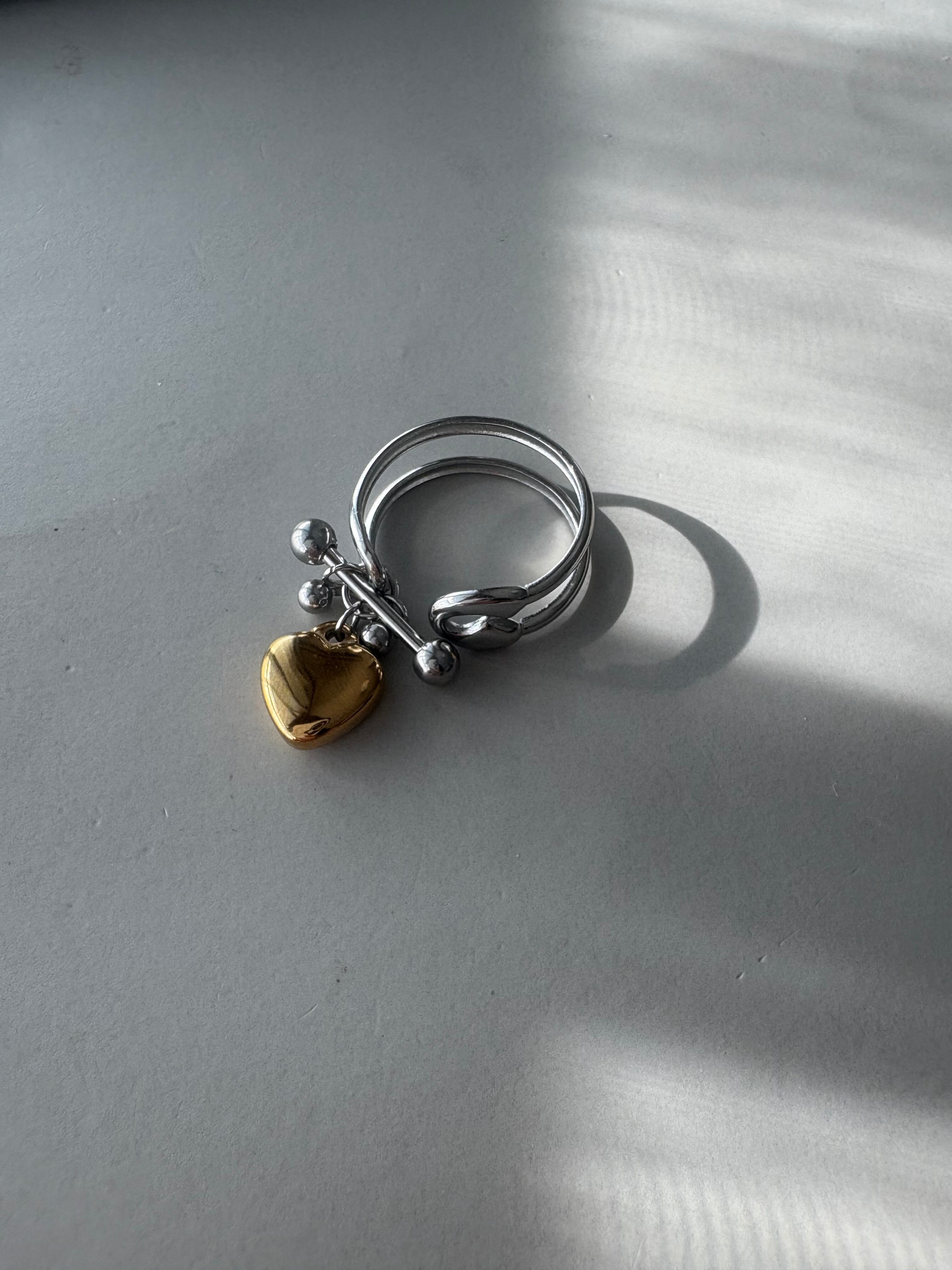 swing heart ring