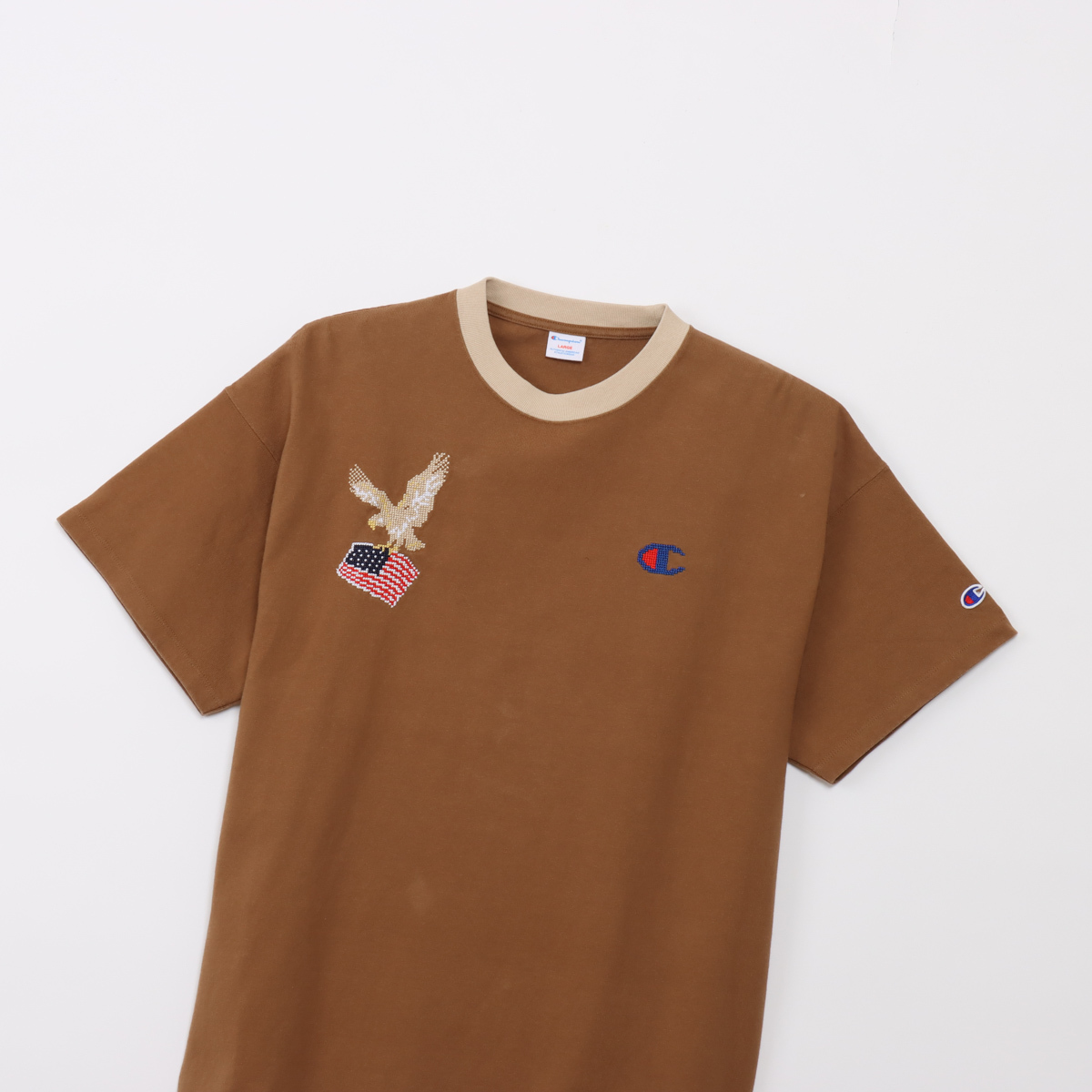 男款-CASUAL 寬版刺繡短袖TEE-淺棕色 (C3-D314-855)