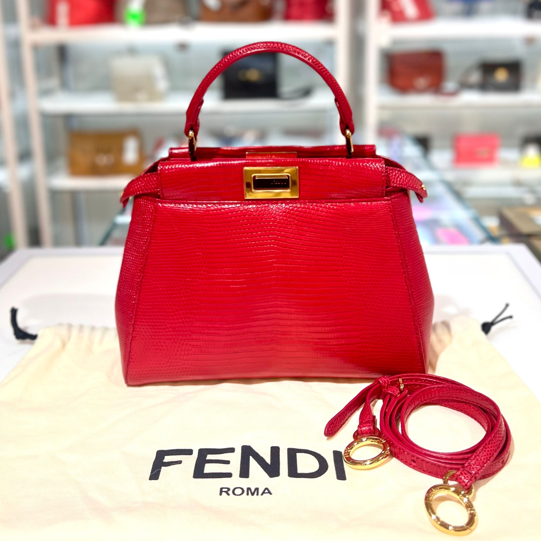高端限量版!!! 99%NEW二手FENDI PEEKABOO MINI 法拉利紅亮光巨肚蜥蝪皮 8BN244 .A7SL. 209.8007 #香榭站正品