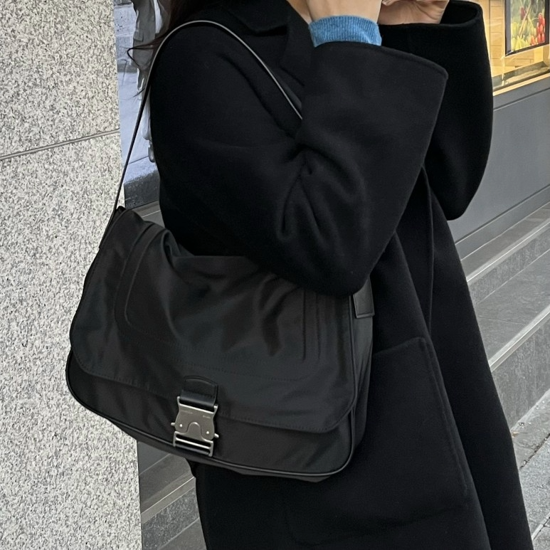 【現貨】MATIN KIM BUCKLE BAG 鎖扣郵差包 2款 06628