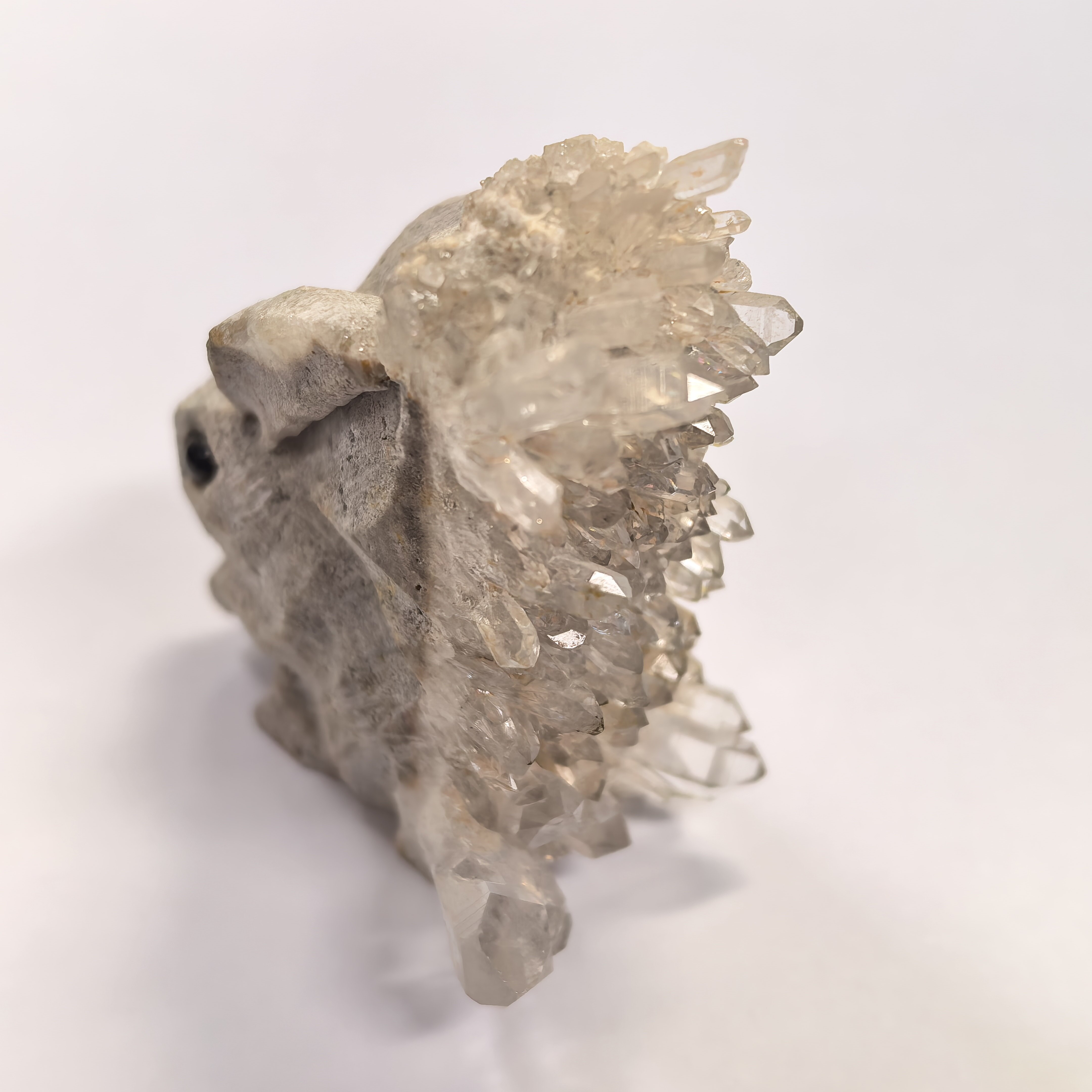 水晶簇兔仔雕刻原石-CC367