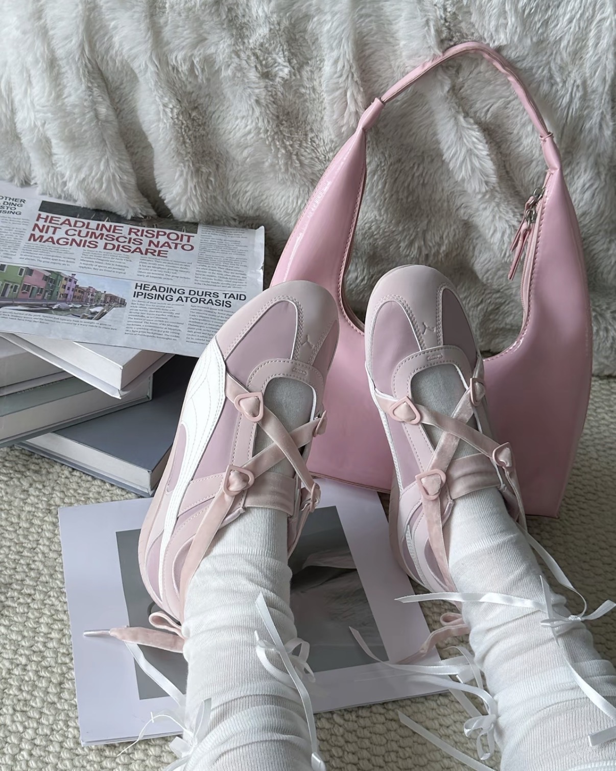 女鞋 PUMA X THE POWERPUFF GIRLS SPEEDCAT GO 飛天小女警 粉色 花花 聯名 蝴蝶結 絨面綁帶 賽車鞋 休閒鞋 瑪莉珍鞋 芭蕾舞鞋【408102-01】