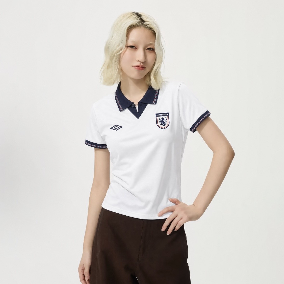 【代購】 Umbro 2026世界盃/女款 英格蘭 經典復古休閒翻領 Polo 衫 甜酷修身 U2226250293