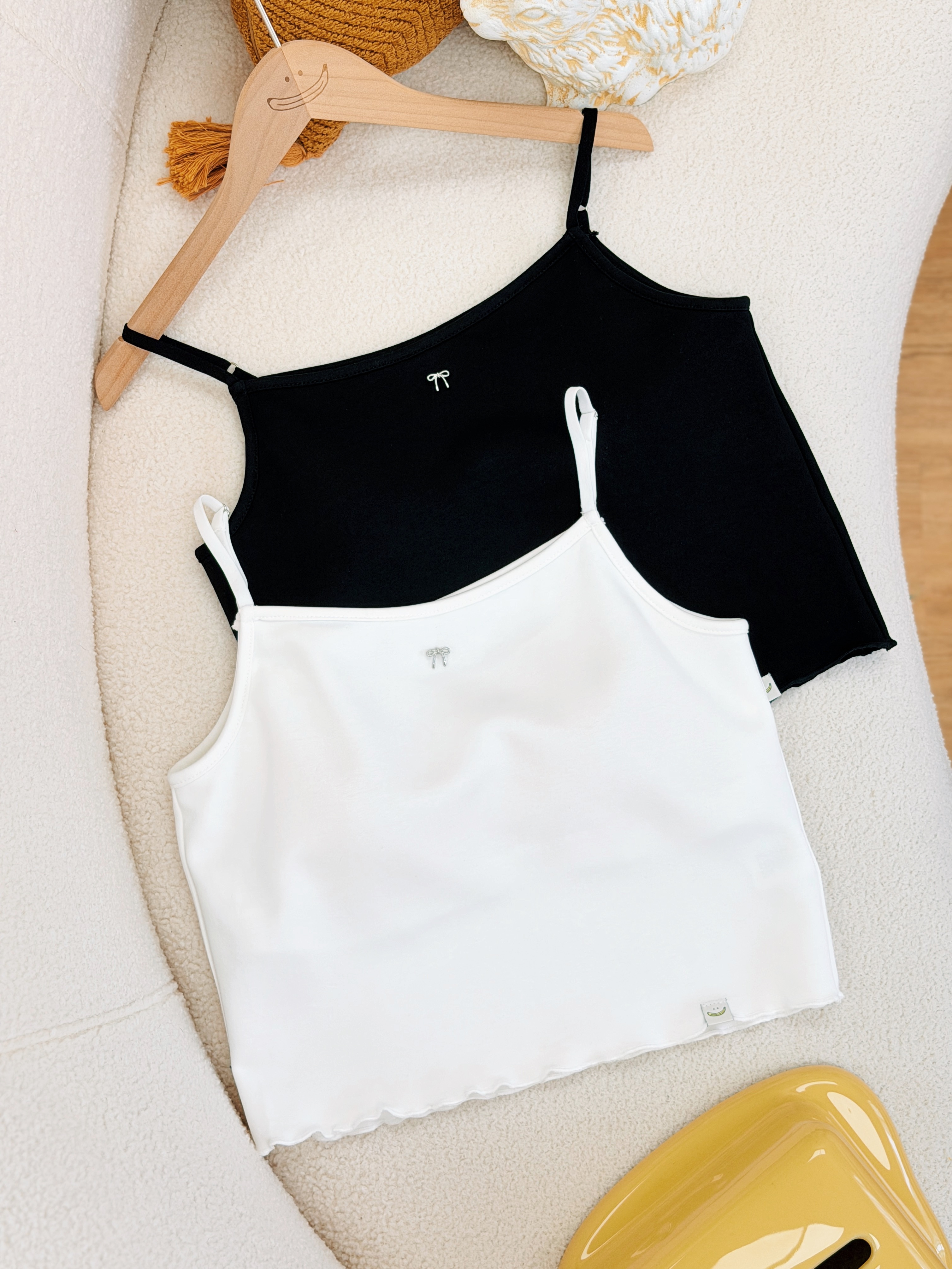 兩色 / 奶油柔感蝴蝶扣小背心【附胸墊】/ Buttery Mini Bow Accent Bra Top