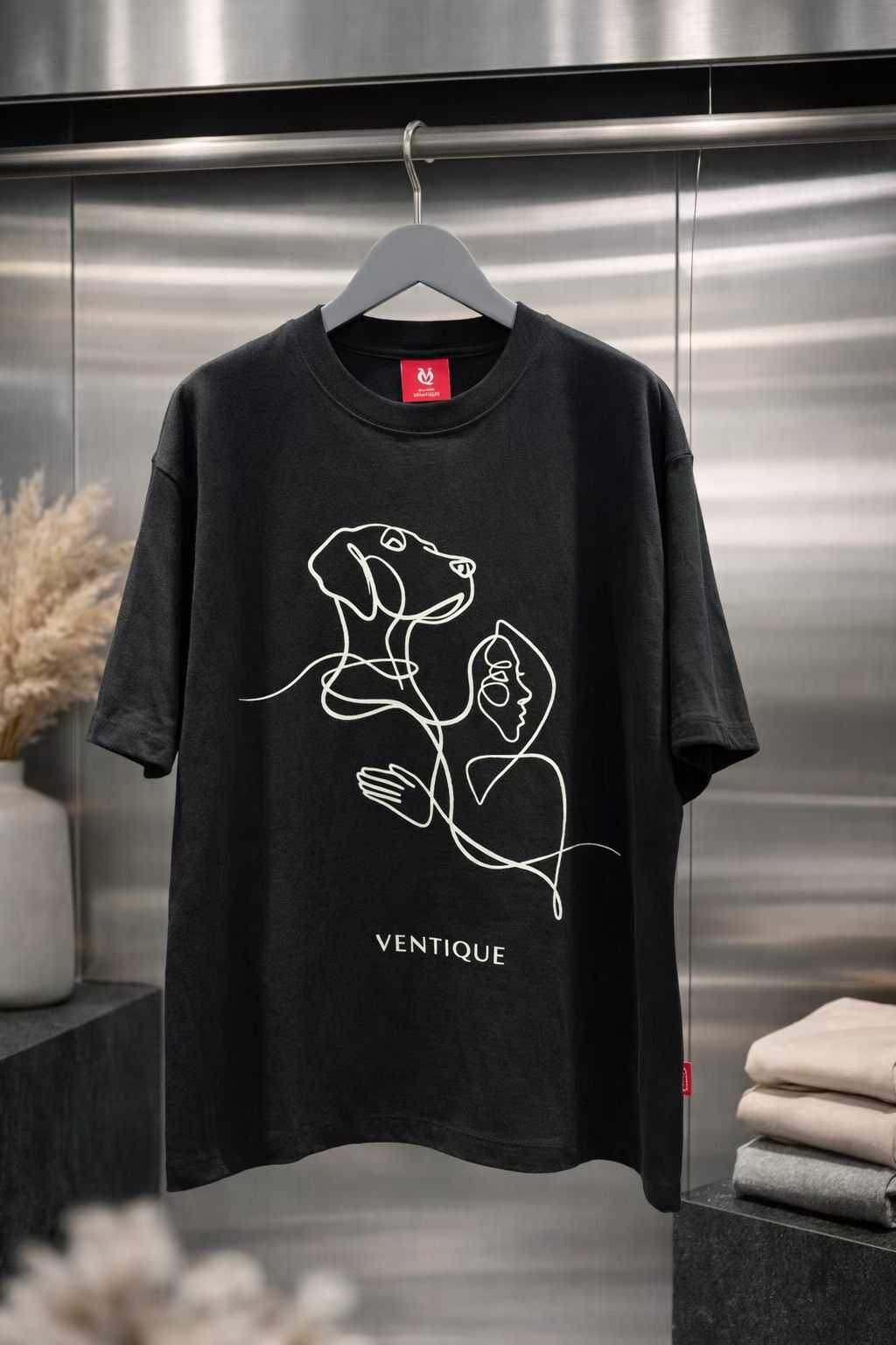英文字圖案短袖Tee VENTIQUE-104T