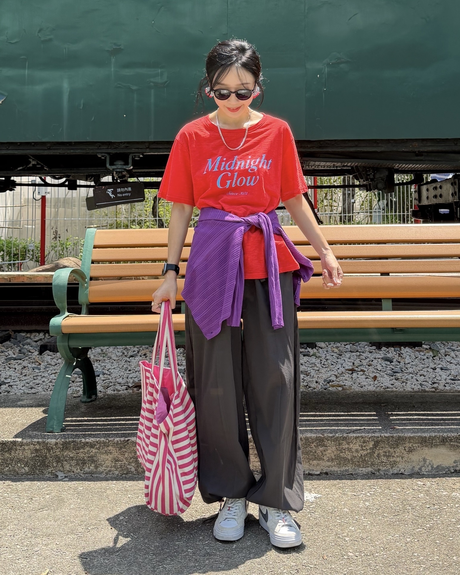 6月新品♥Midnight Glow Tee