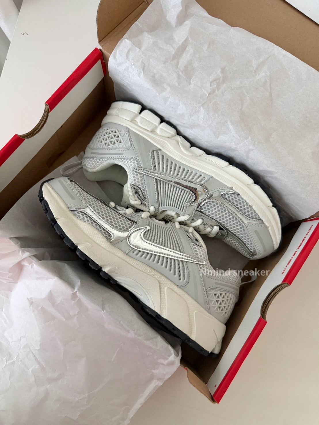 <快速出貨> Nike Zoom Vomero 5 GS 太空銀