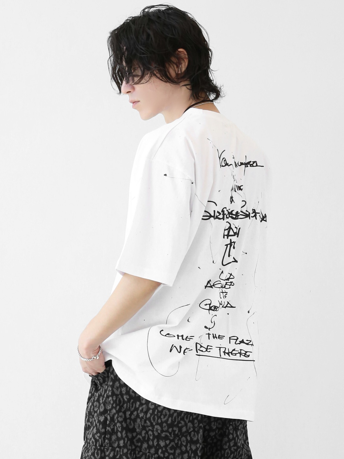 Loose-fitting short-sleeved T-shirt