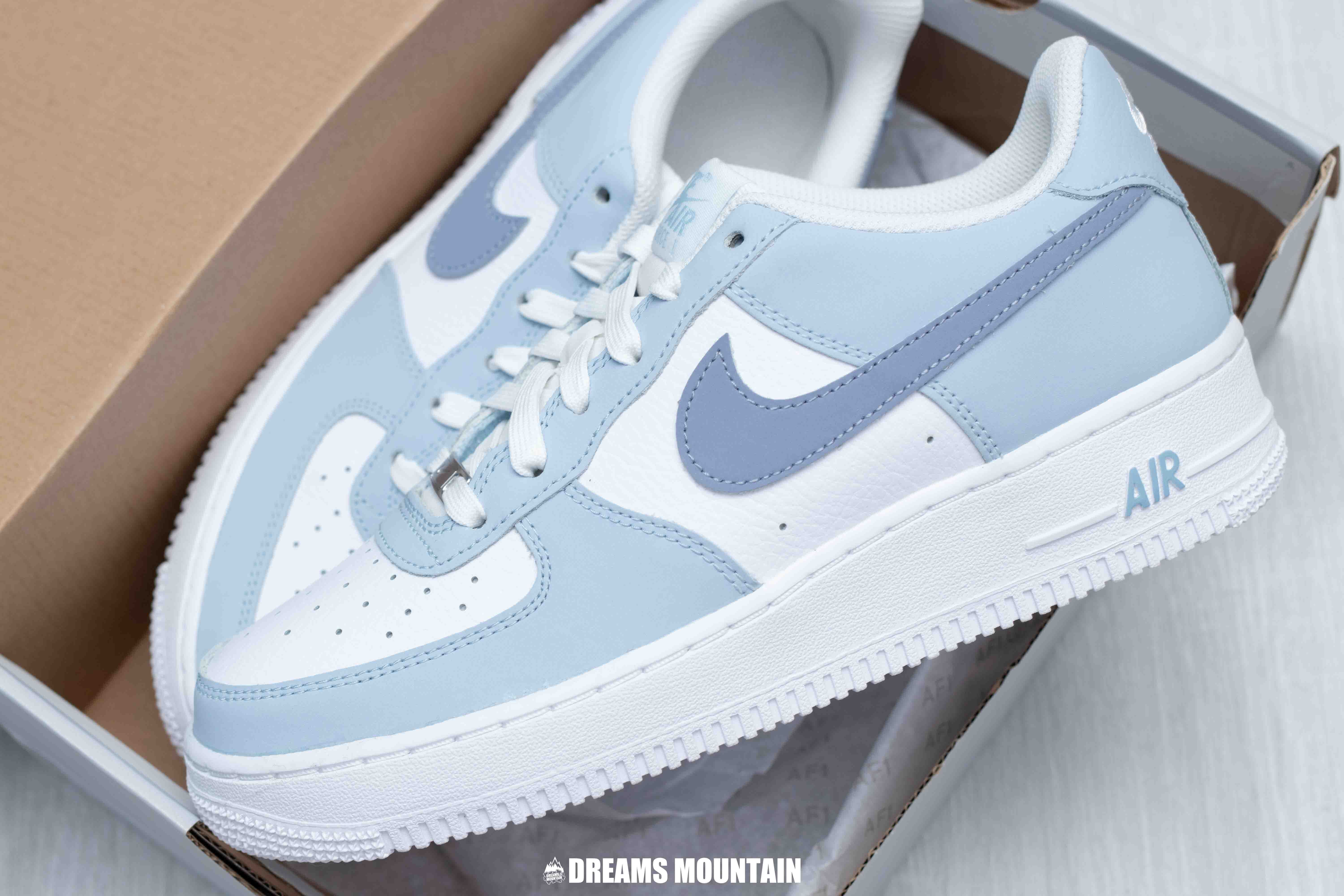 【預訂】 NIKE AIR FORCE 1 霧藍白拼色-GS