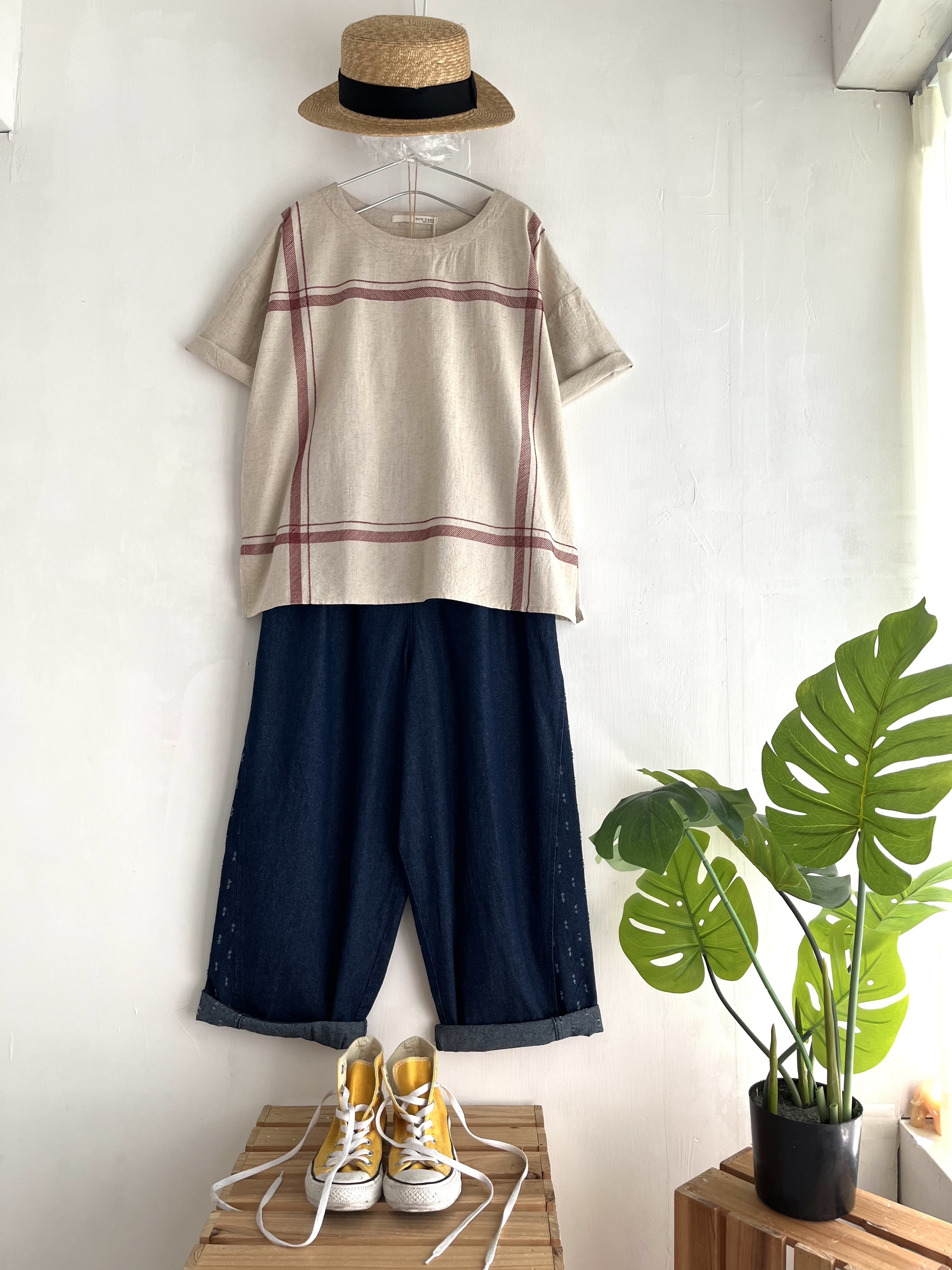 NUEVO BLANCA麻色刺繡圓領top