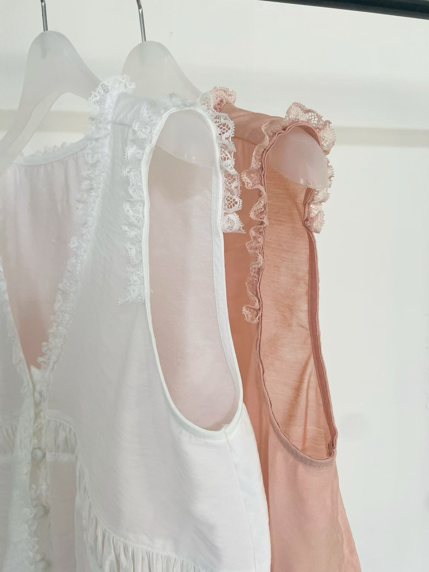 WW2660 Lace Minimal Sleeveless