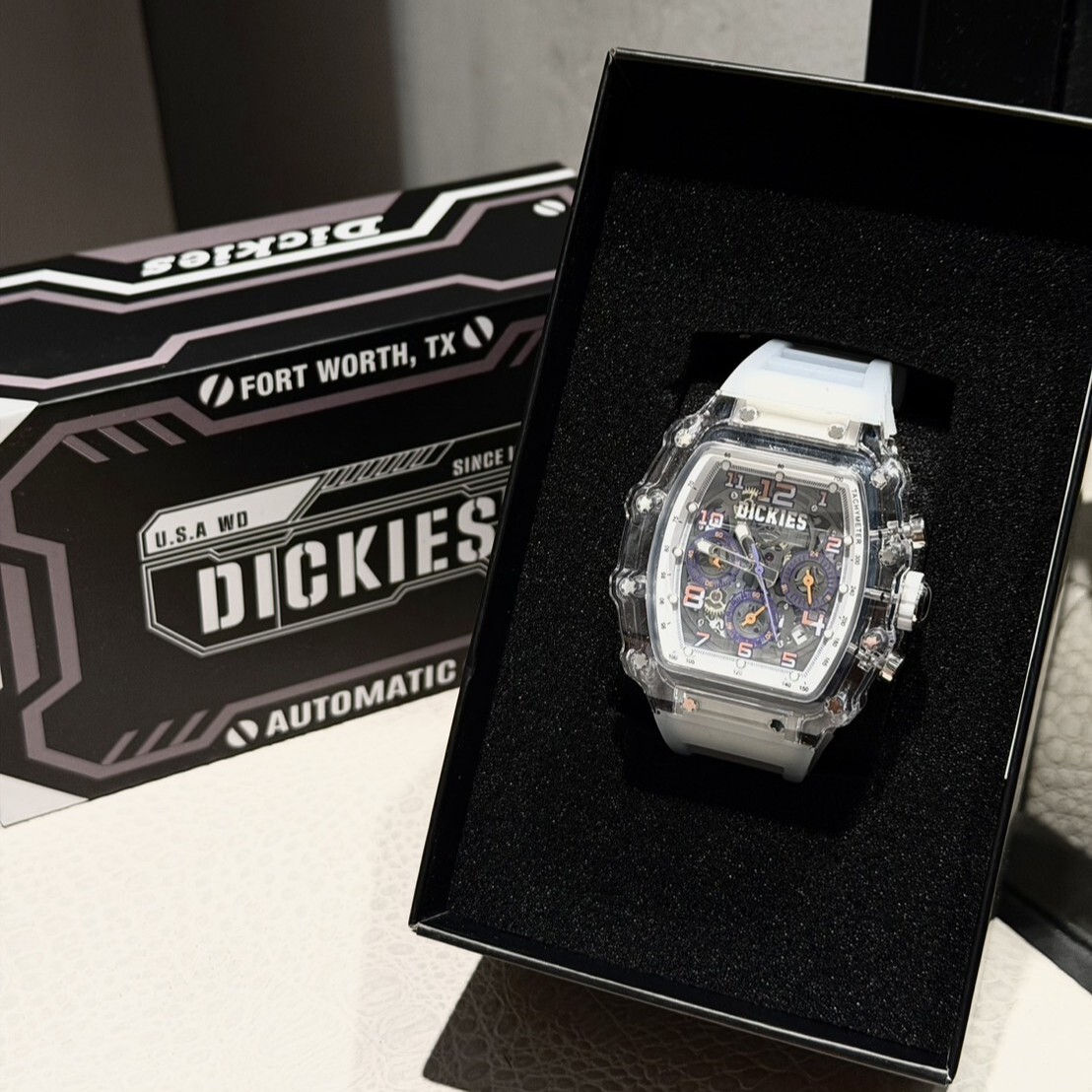 Dickies 銀河系列 石英機芯 矽膠錶帶 白色錶盤 雙面鏤空透明三眼六針腕錶 Dickies002SR