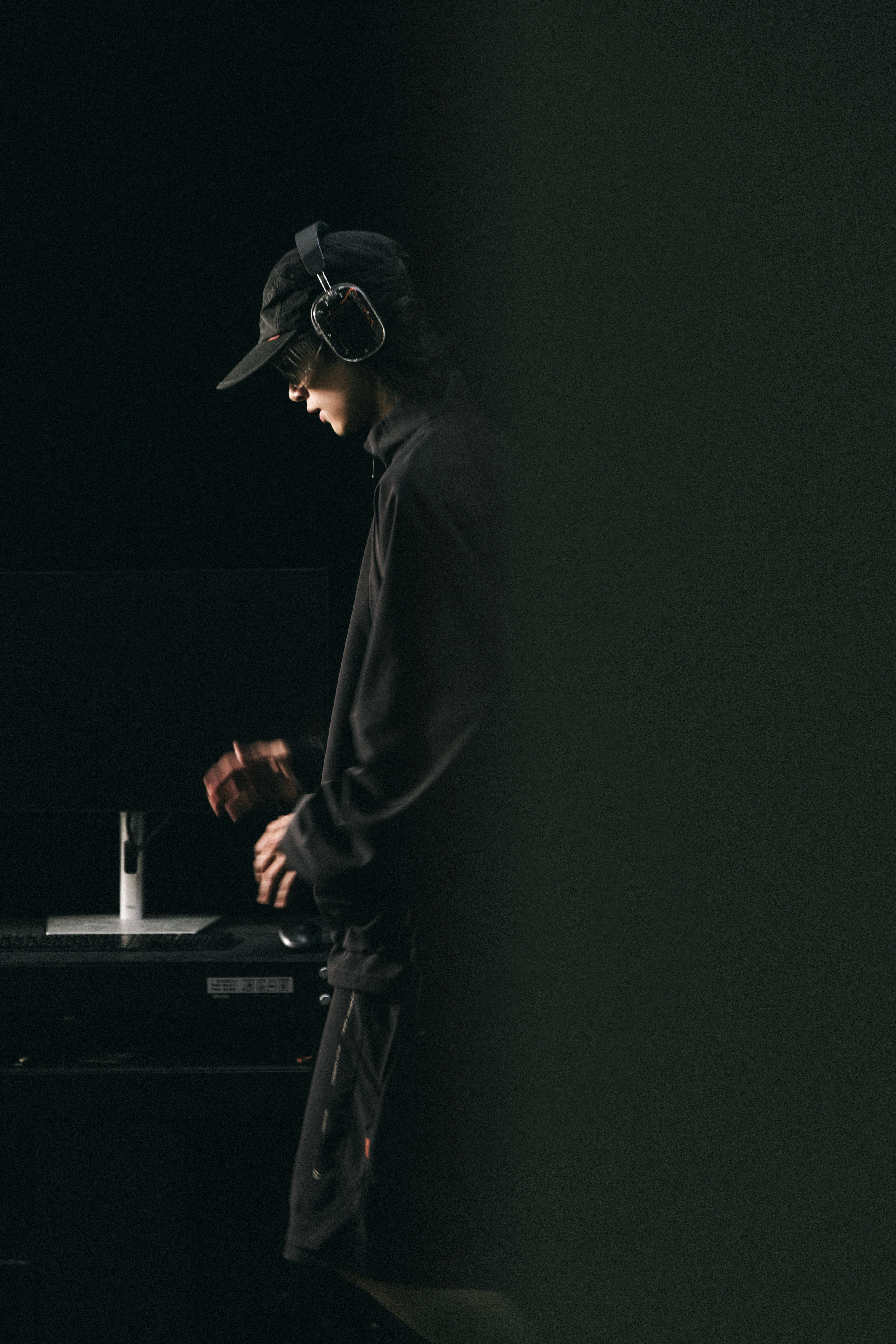 GOOPiMADE “UFS_005” 2.0+ Track WindBreaker - BK
