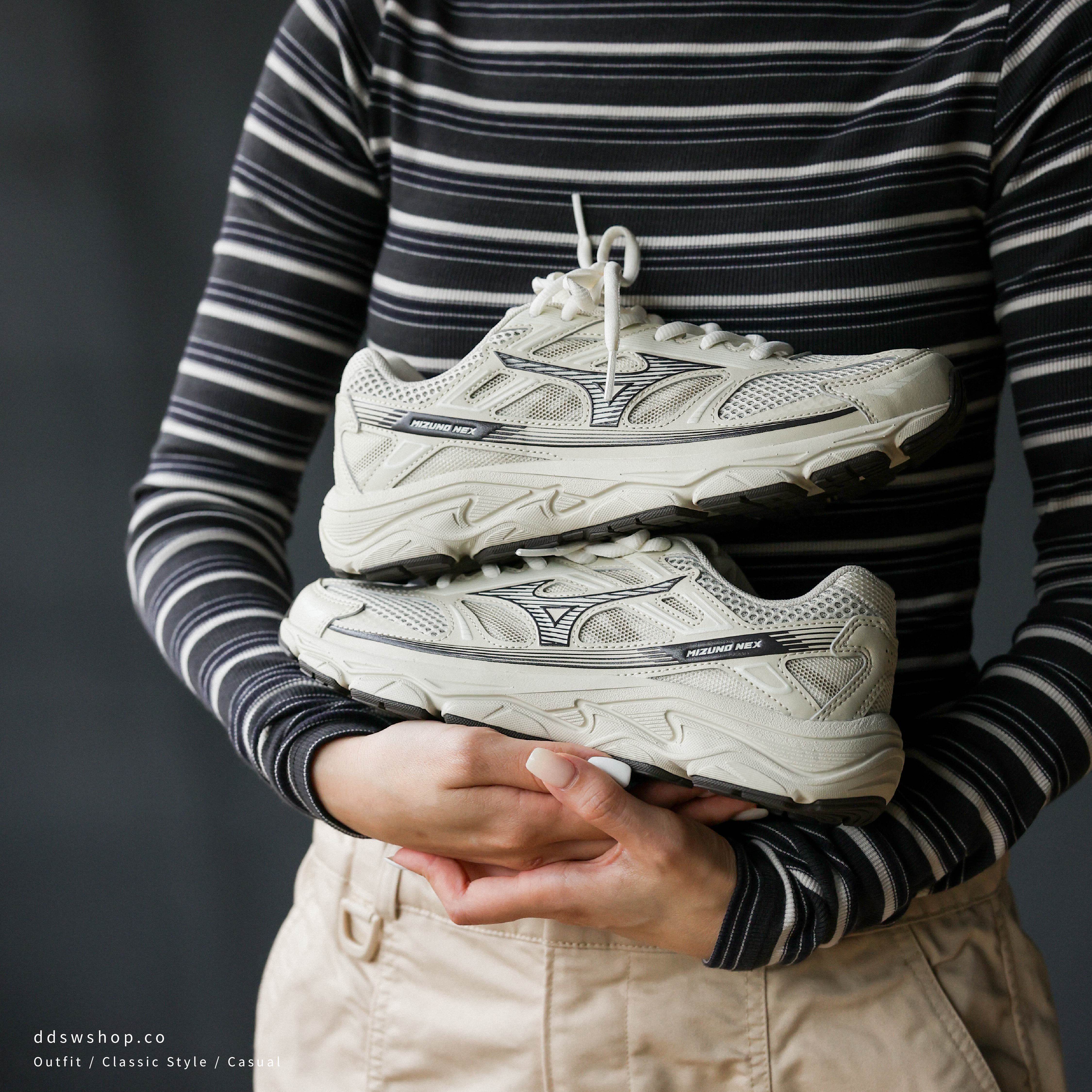 "代購" Mizuno NEX 經典復古 透氣輕量 慢跑鞋 冰白 D1GH262407