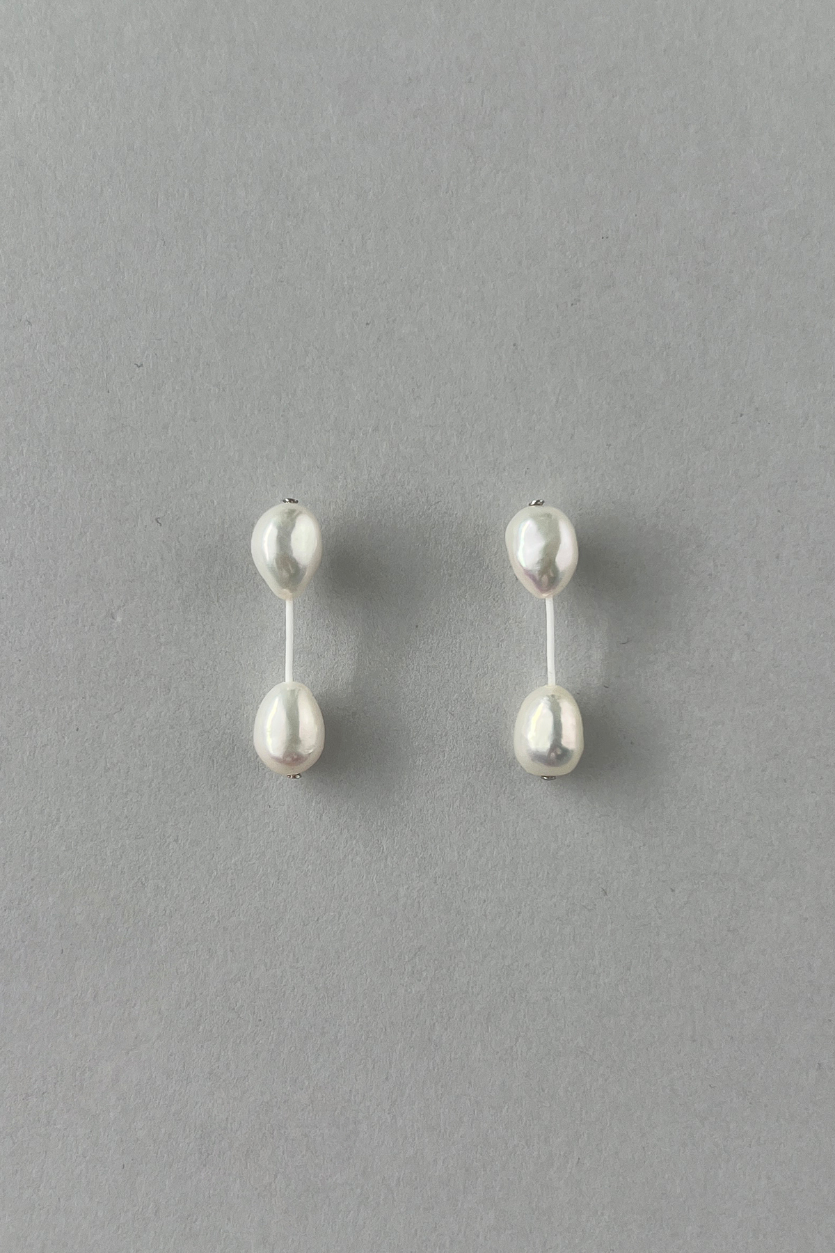 MONDAY EDITION [MJXME] BAROQUE PEARL STRING EARRINGS MWER250202WH