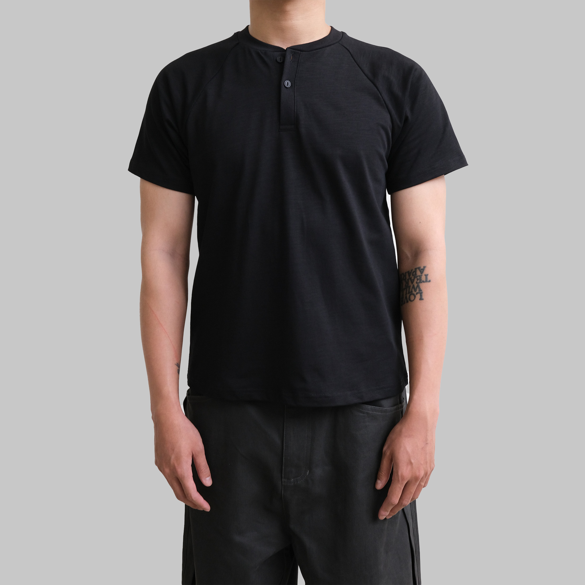 Anonymous Talking Henley tee 亨利領短Tee