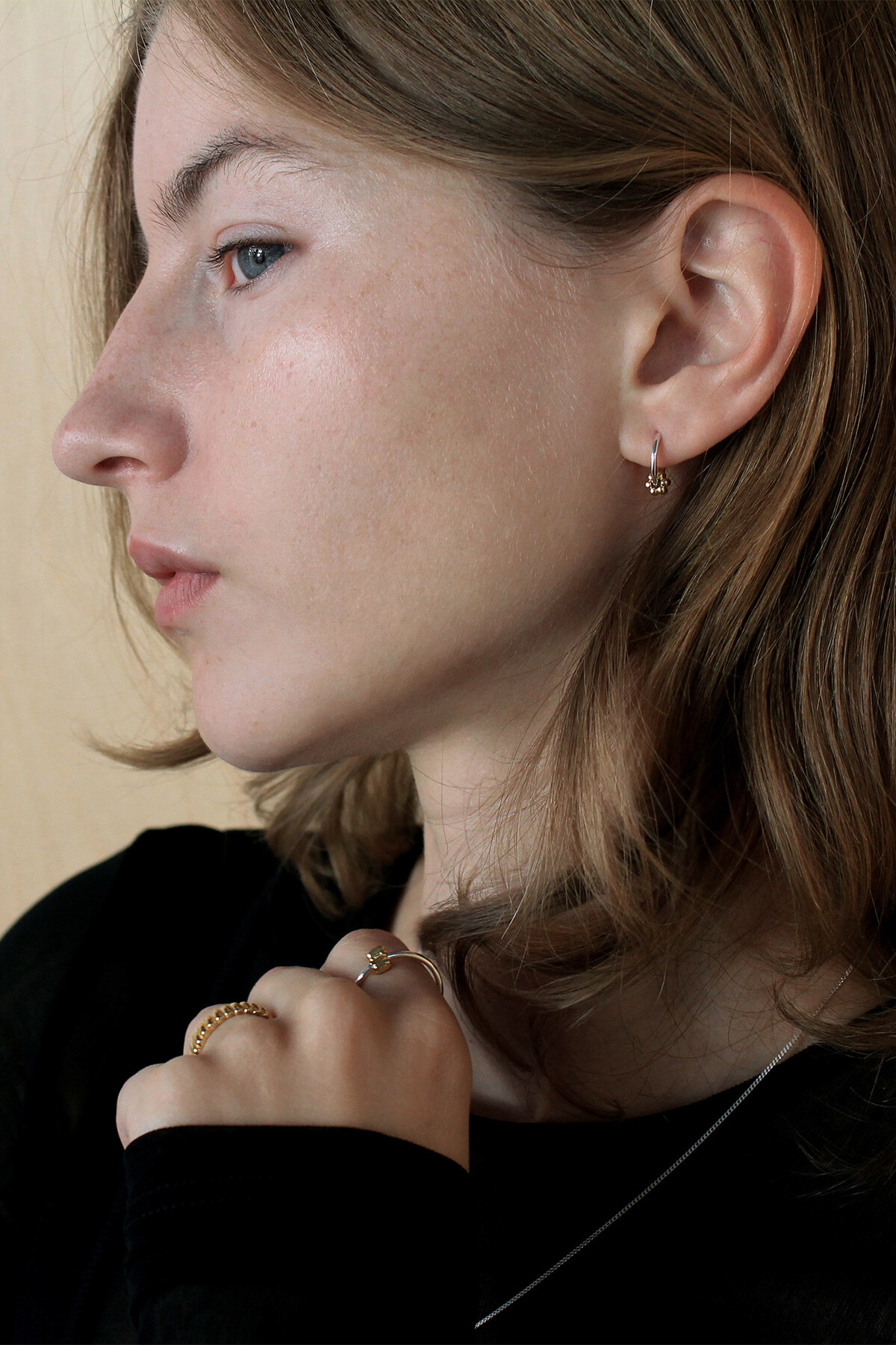 MONDAY EDITION CANELE HOOP EARRINGS GOLD MWER251001GD