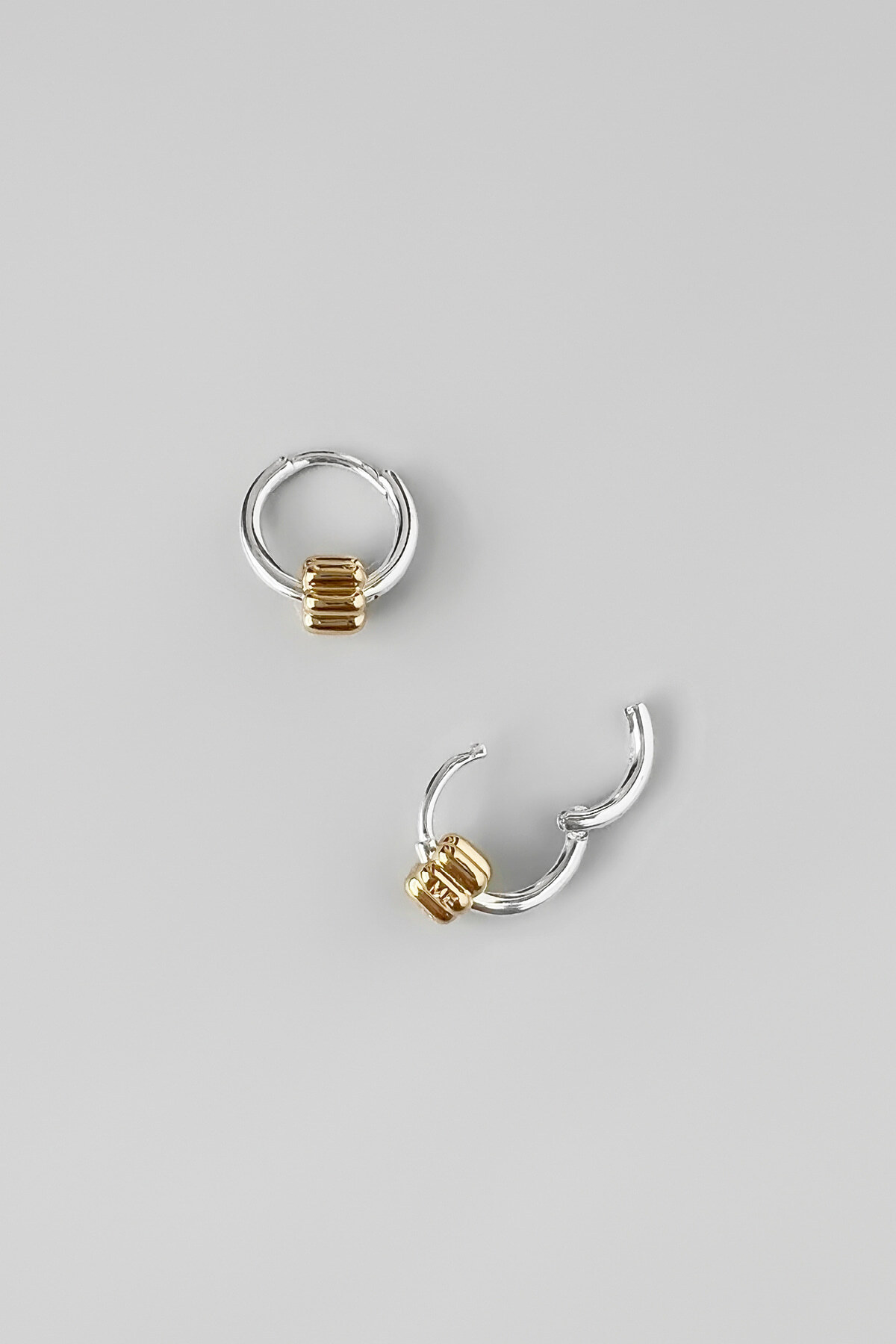 MONDAY EDITION CANELE HOOP EARRINGS GOLD MWER251001GD
