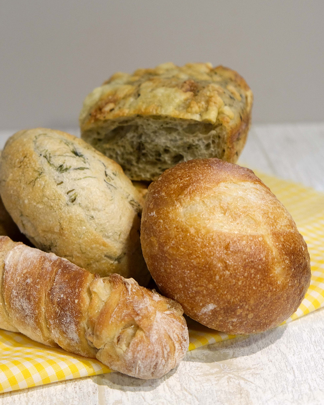 【現貨商品】冷藏手揉法國小圓麵包 (一顆)