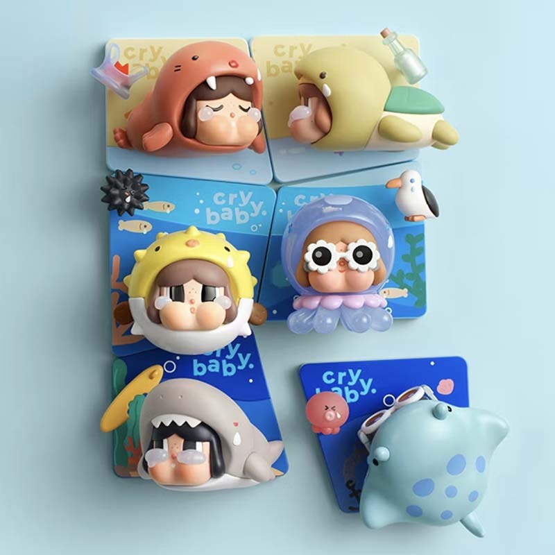 【盲盒】POPMART 泡泡瑪特 CRYBABY淚流成海系列 冰箱貼 P-08102810180 [台灣現貨]