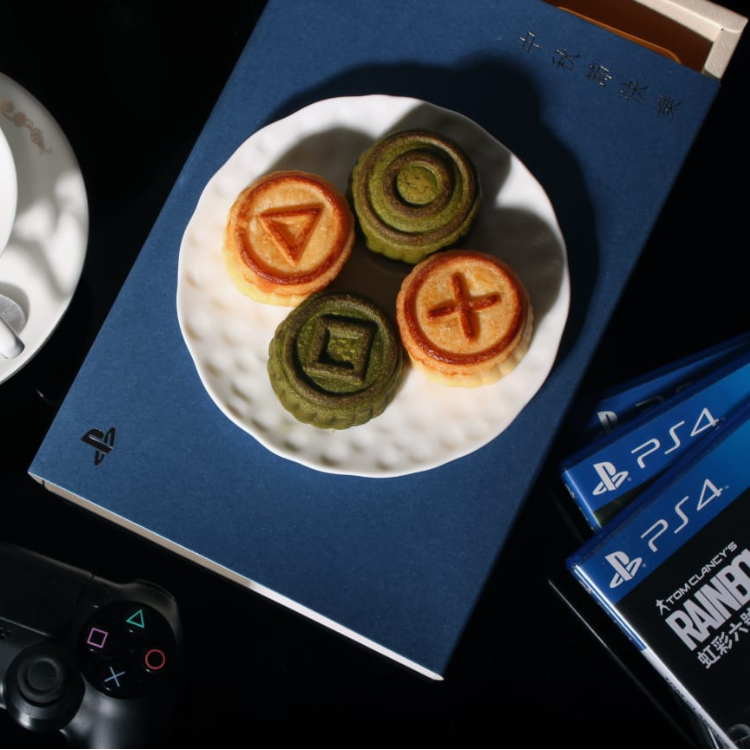 PlayStation × Valérie