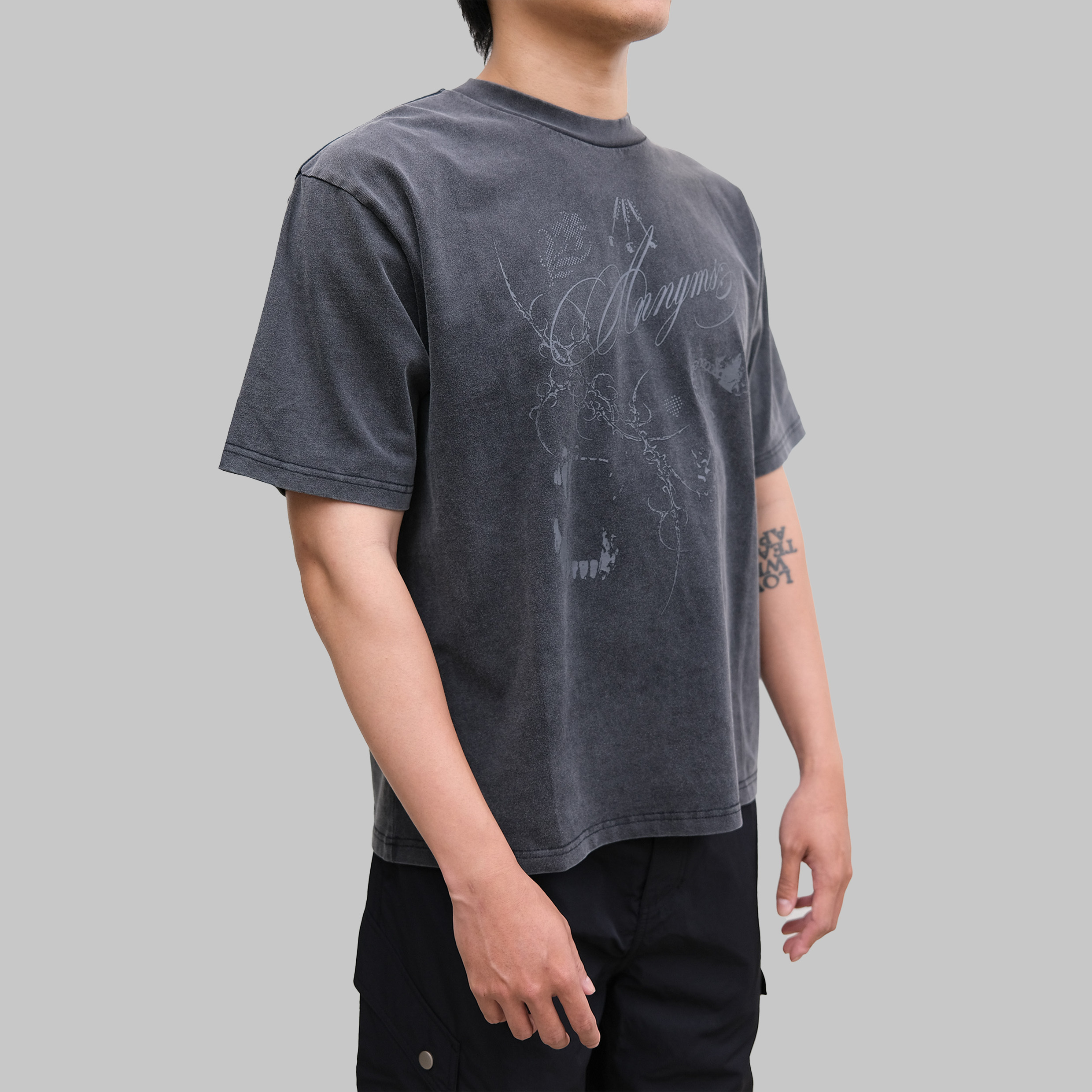 Anonymous Talking Flash Sheet Tee 草寫圖像 水洗短Tee