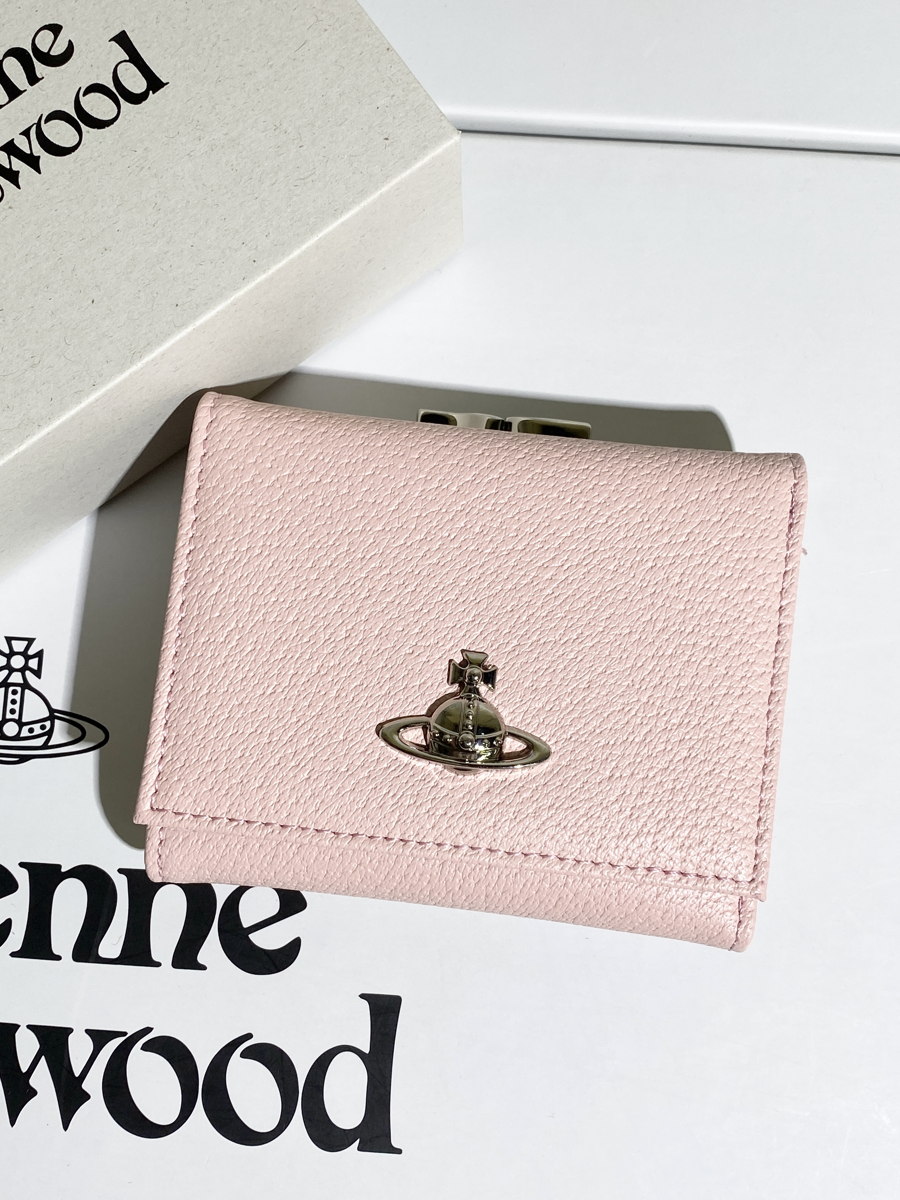 Vivienne Westwood 最新軟身荔枝皮銀包 (粉色)