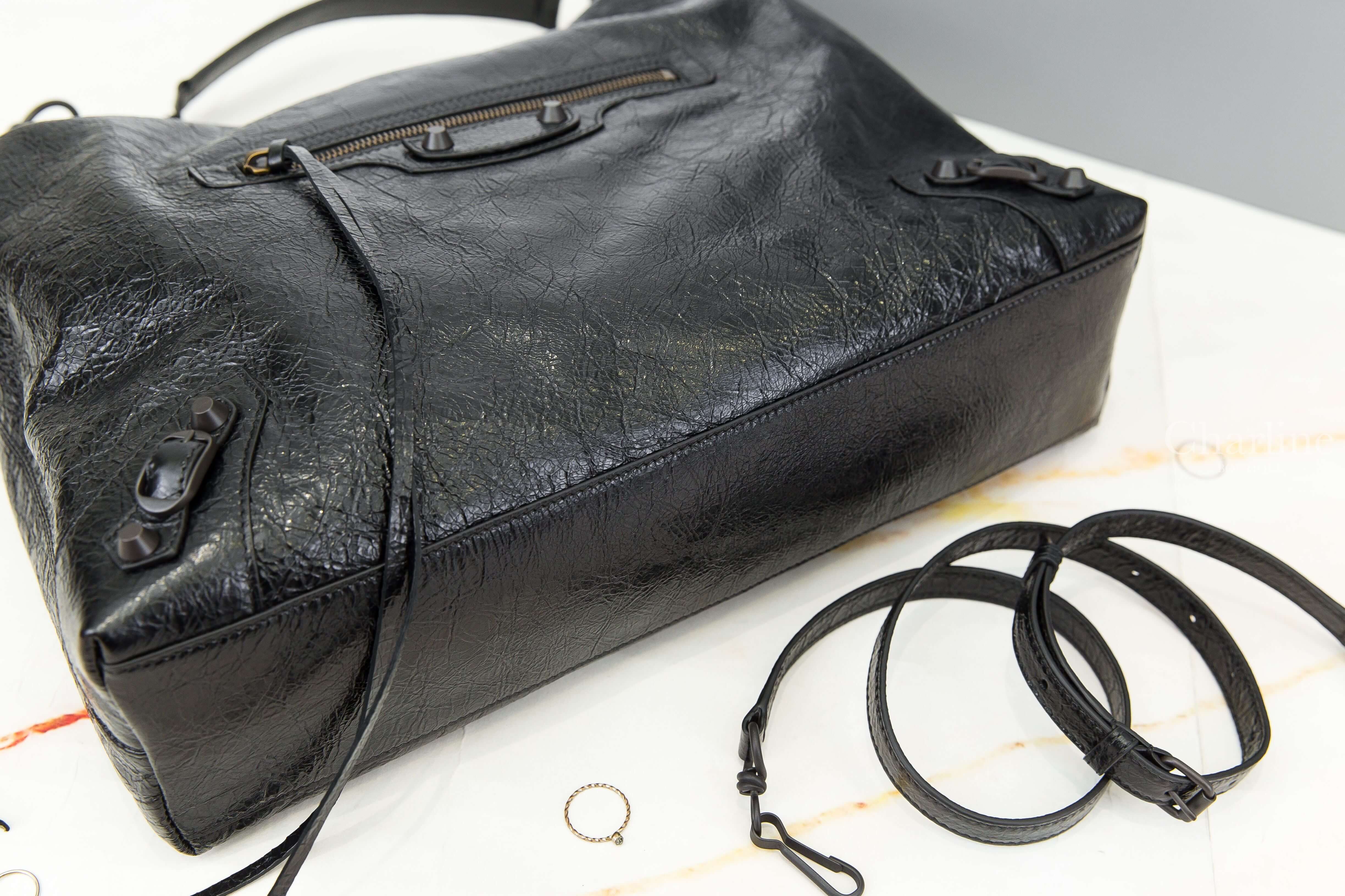 Balenciaga Women's Le City Hobo Bag Medium In Black 黑色黑釦小羊皮中型手提肩背包-Charline Boutique 精品代購