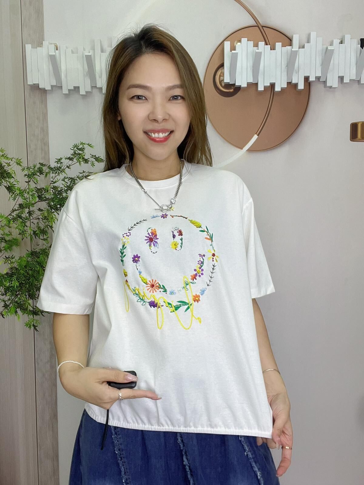 （現貨區)C牌子哈哈笑top