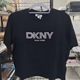 [S] DKNY BLACK CRYSTAL BORDER LOGO GRAPHIC TEE, P62HZXTG-BLK (SD2031)