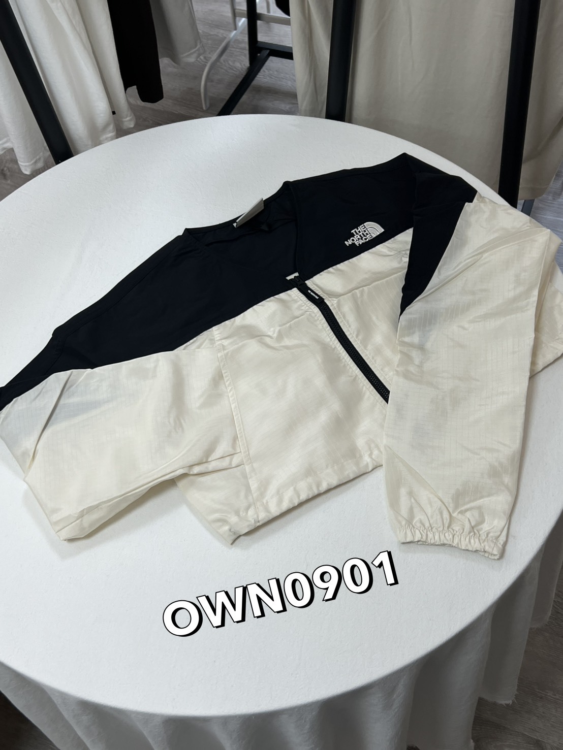 【OWN】The North Face 春夏 薄長袖 外套 短版 開襟 罩衫 抽繩 無領 縮口 女款 奶油白 NJ3LQ32J