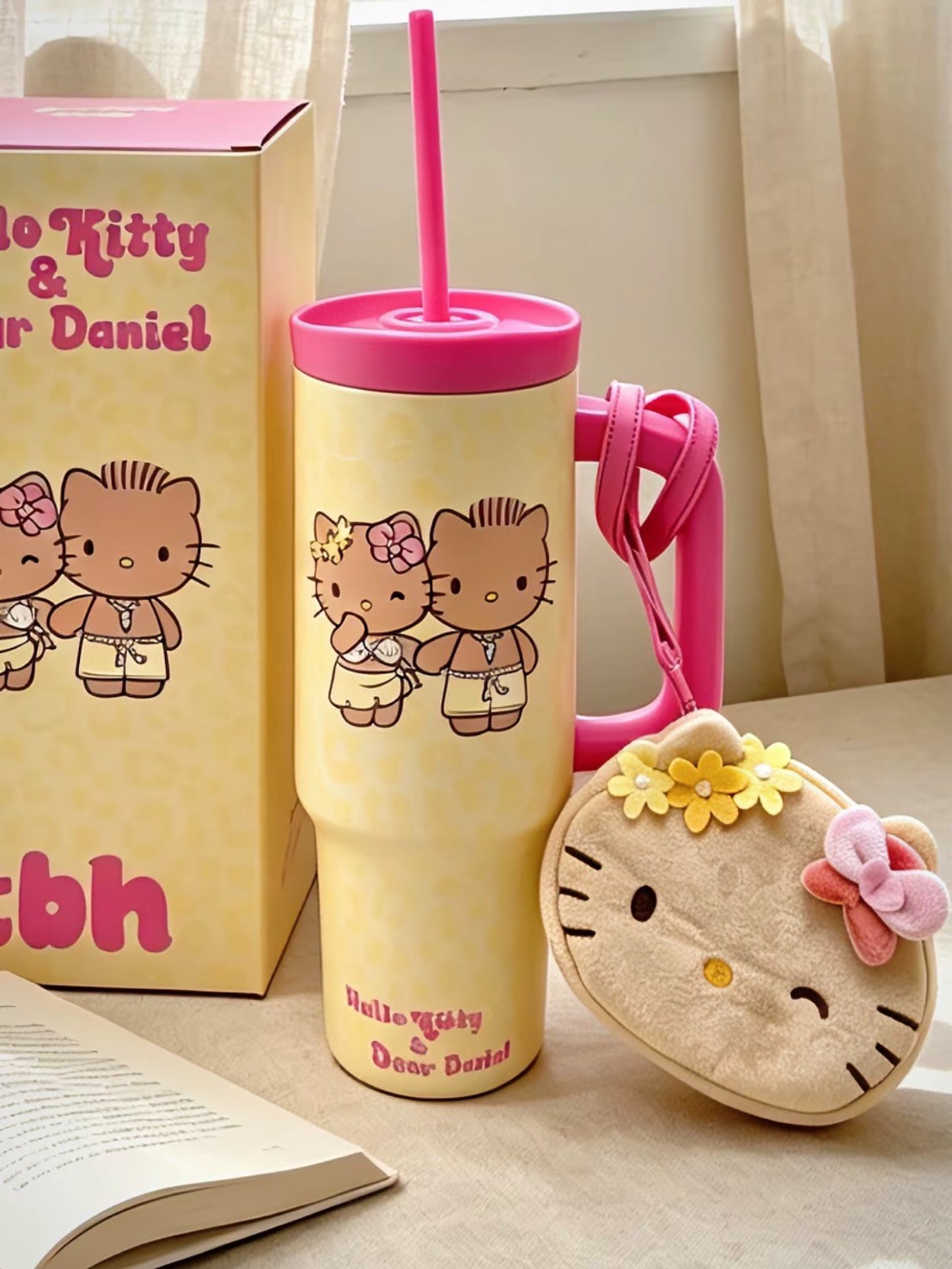 野獸派 HELLO KITTY 聯名款 巨無霸 不鏽鋼 吸管保溫杯 含MINI收納包掛 900ML