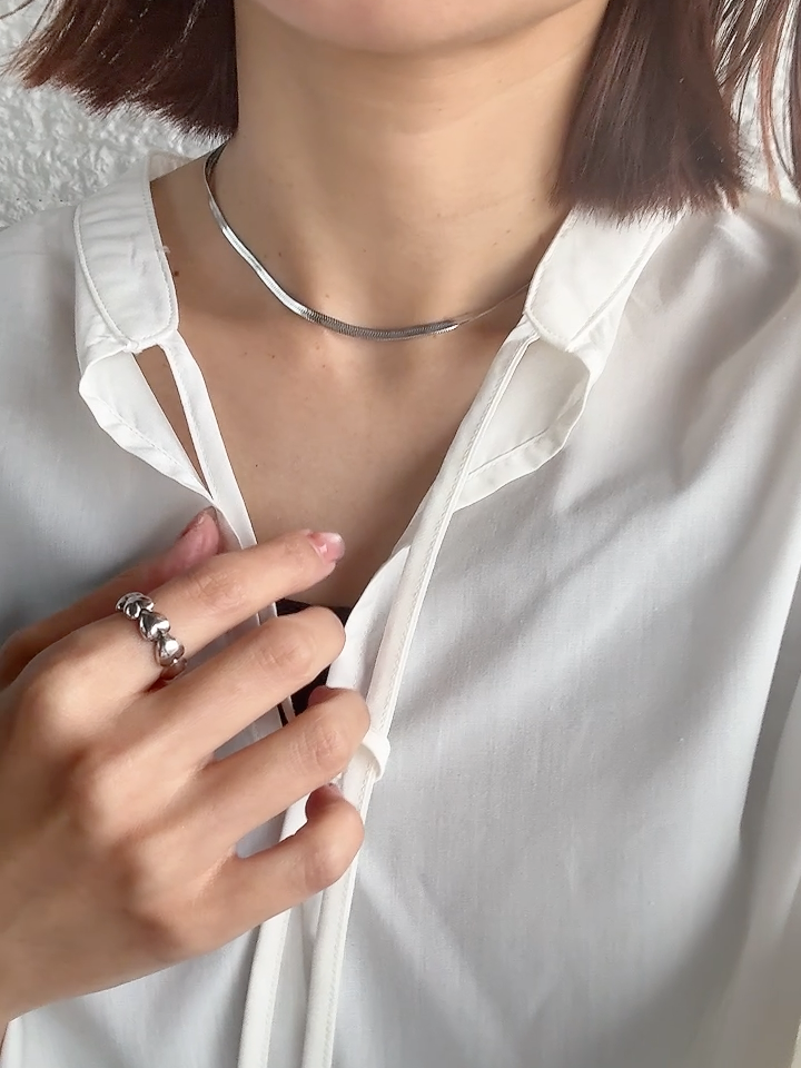 35 flat snake necklace