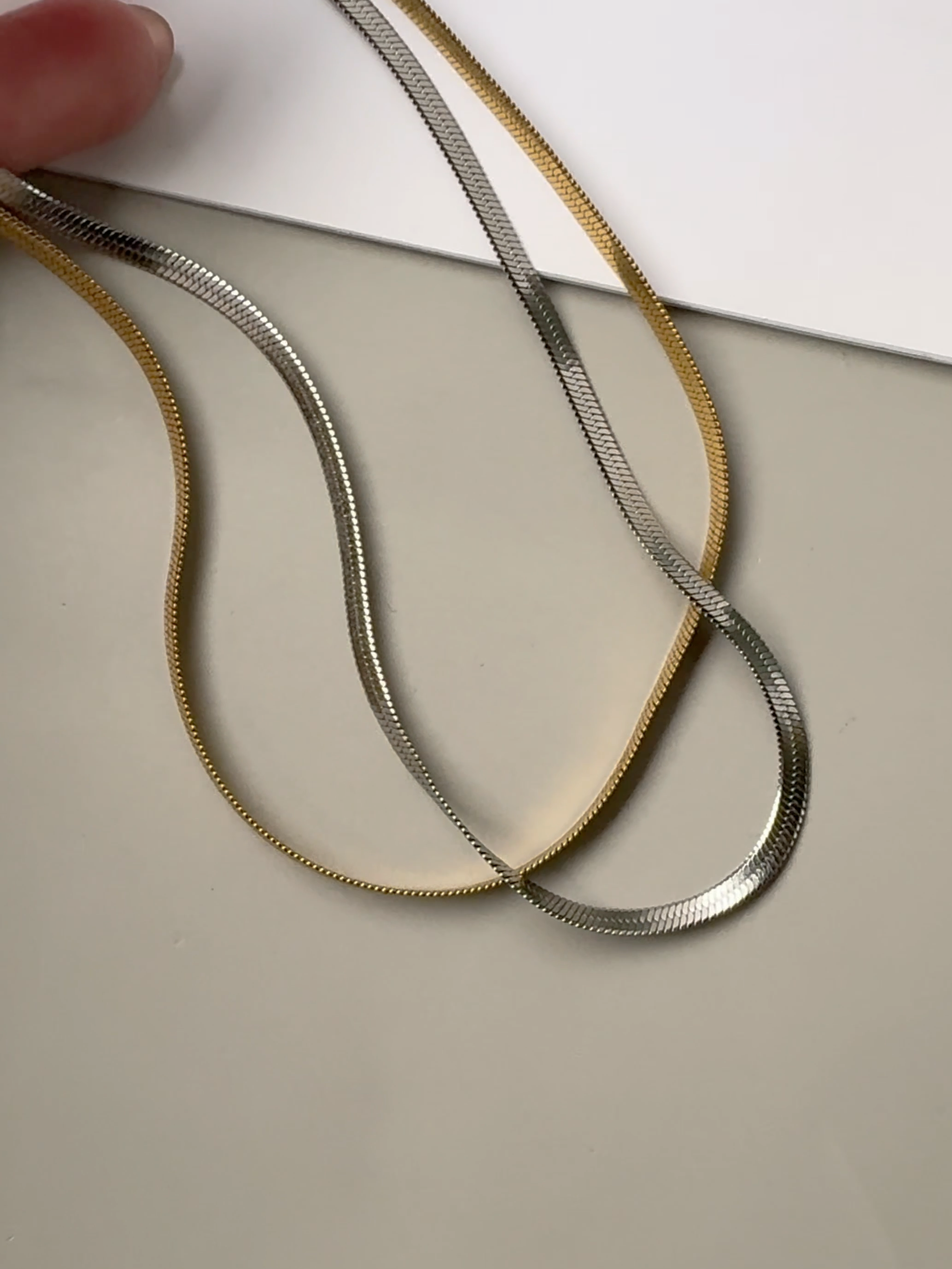 35 flat snake necklace