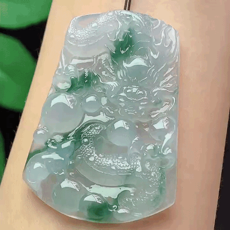 520323 翡翠龍牌