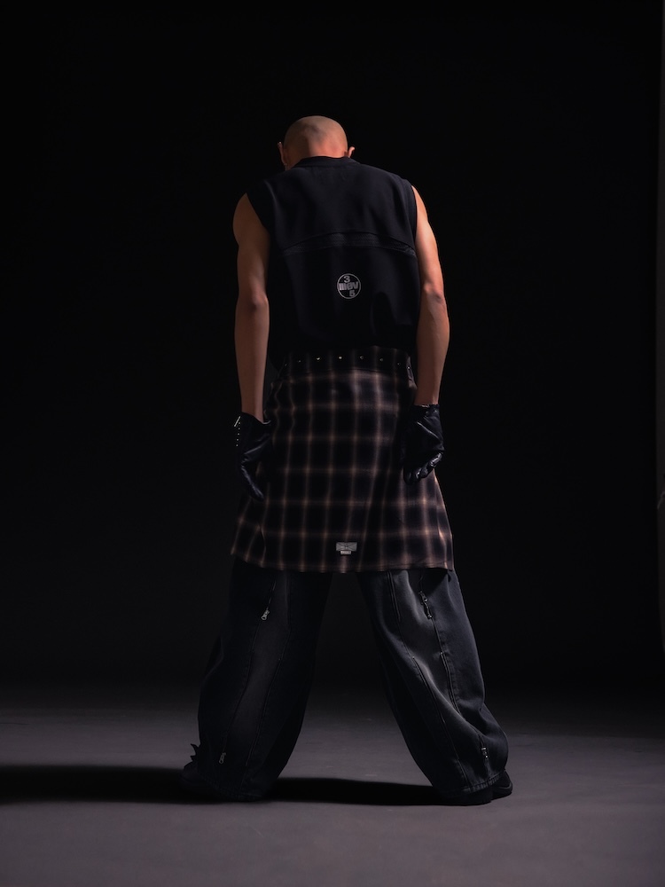 Wall of Sound - 3:20/“JADED” AIRY SLEEVELESS TEE - BLACK