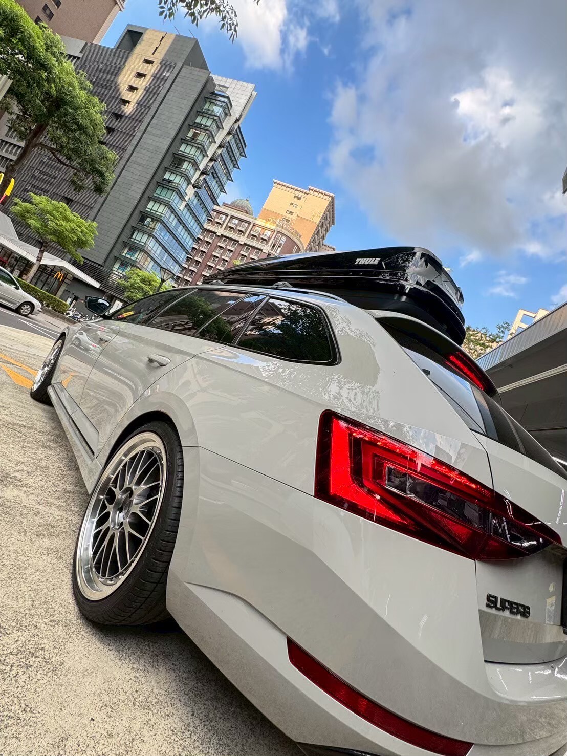Škoda Superb Combi鋁圈改裝-安托華輪胎世界