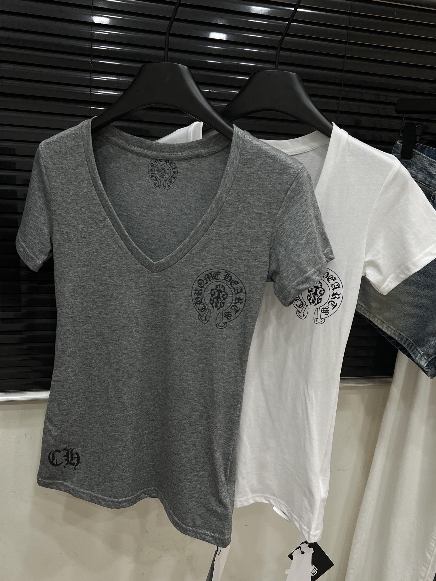 薄薄超舒服! V領短袖T-SHIRT