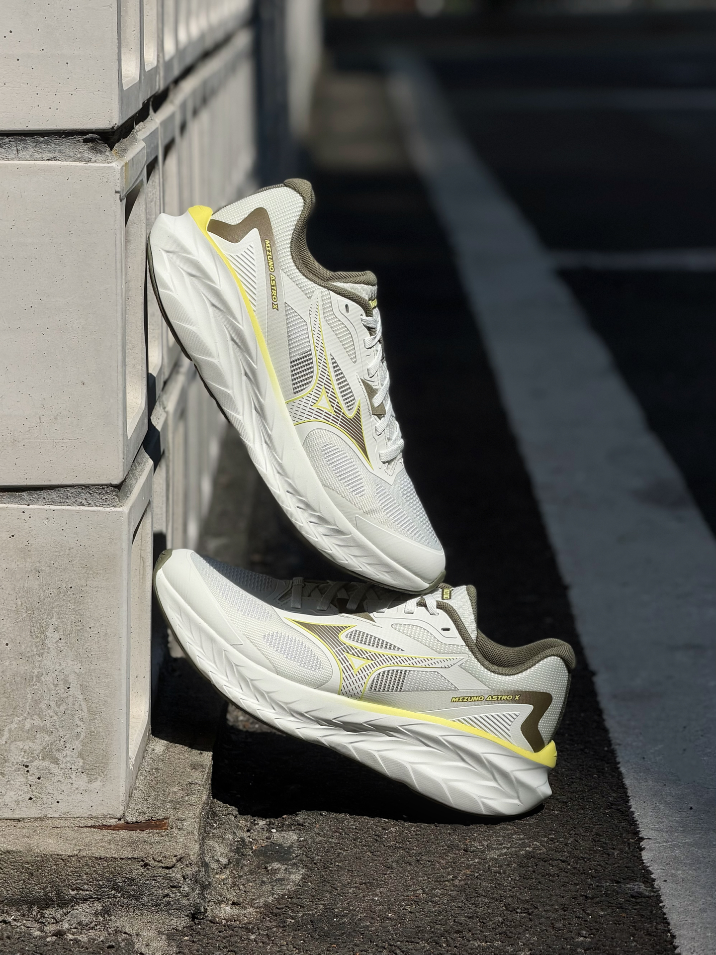 代購-<爆走神鞋>Mizuno ASTRO X 美津濃 機能 復古 厚底 增高 男女同款 神秘黃 D1GH250510