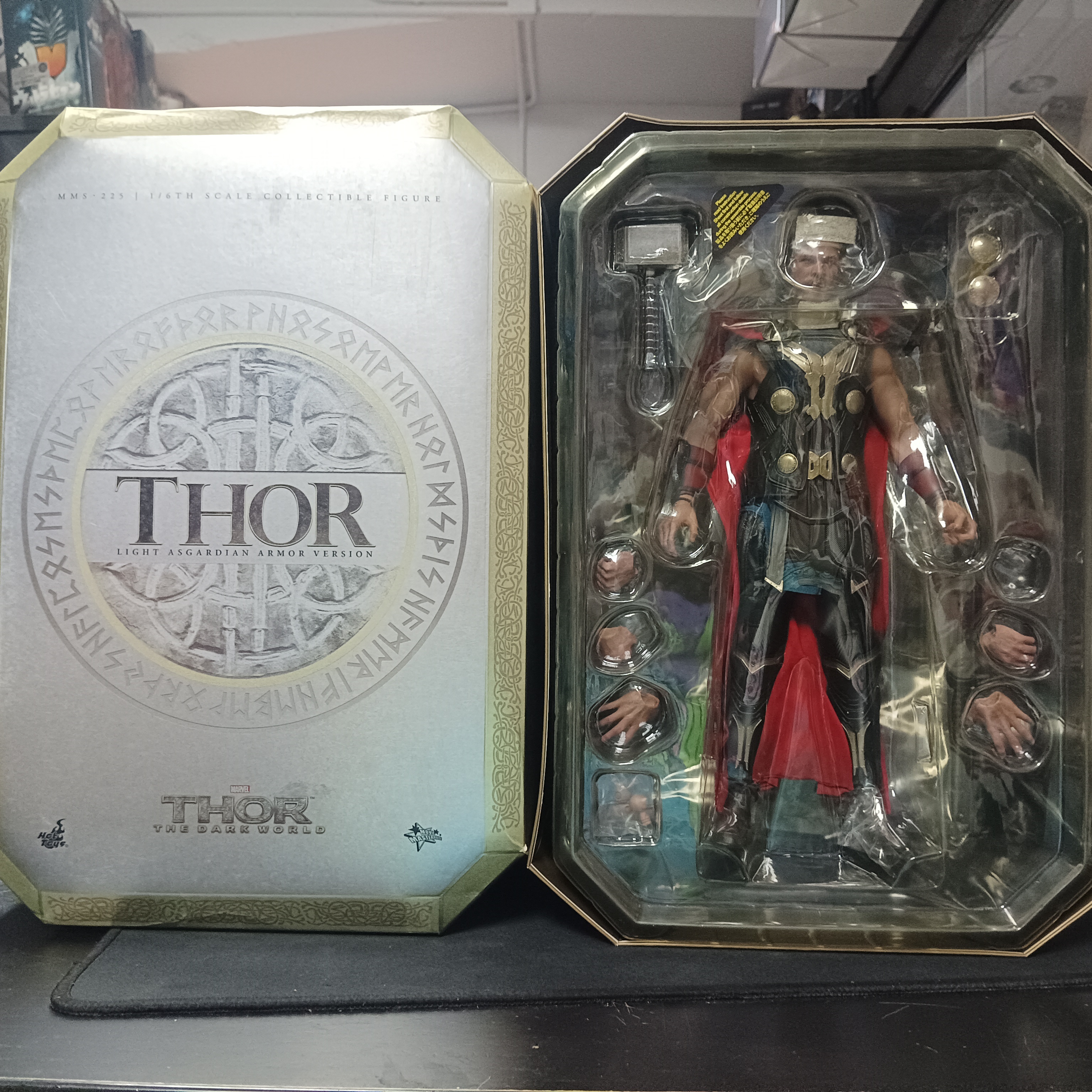 寄賣-Hot toys MMS225 THOR