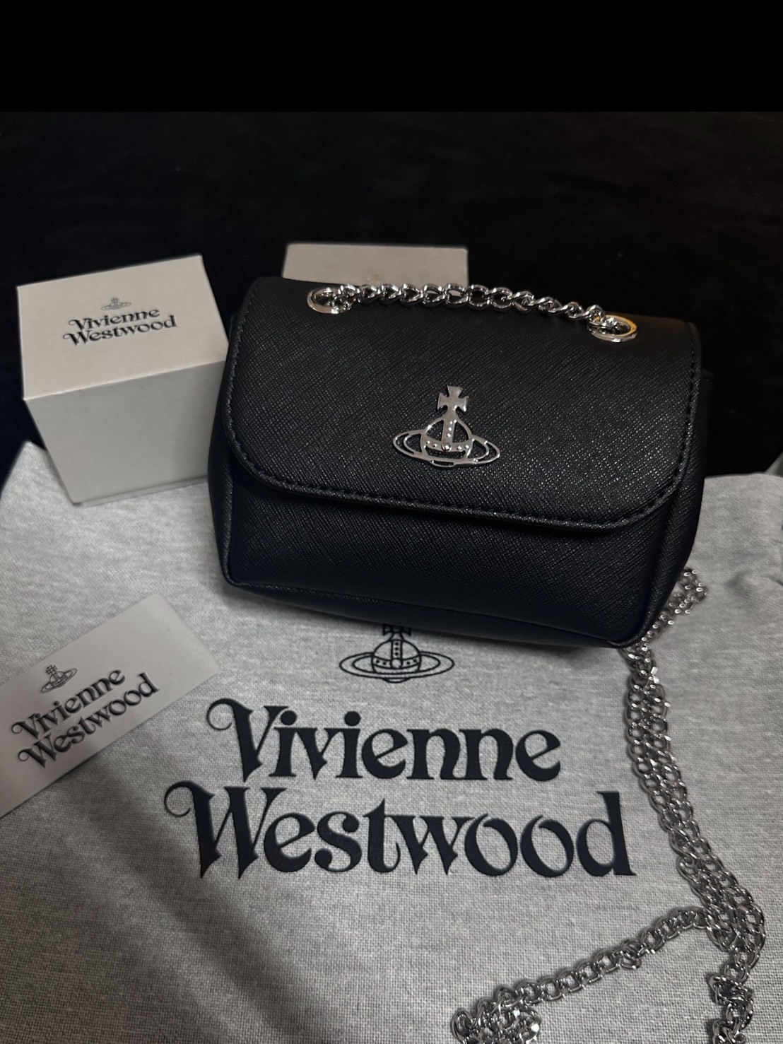 VIVIENNE WESTWOOD 西太后 銀色土星 LOGO 黑色