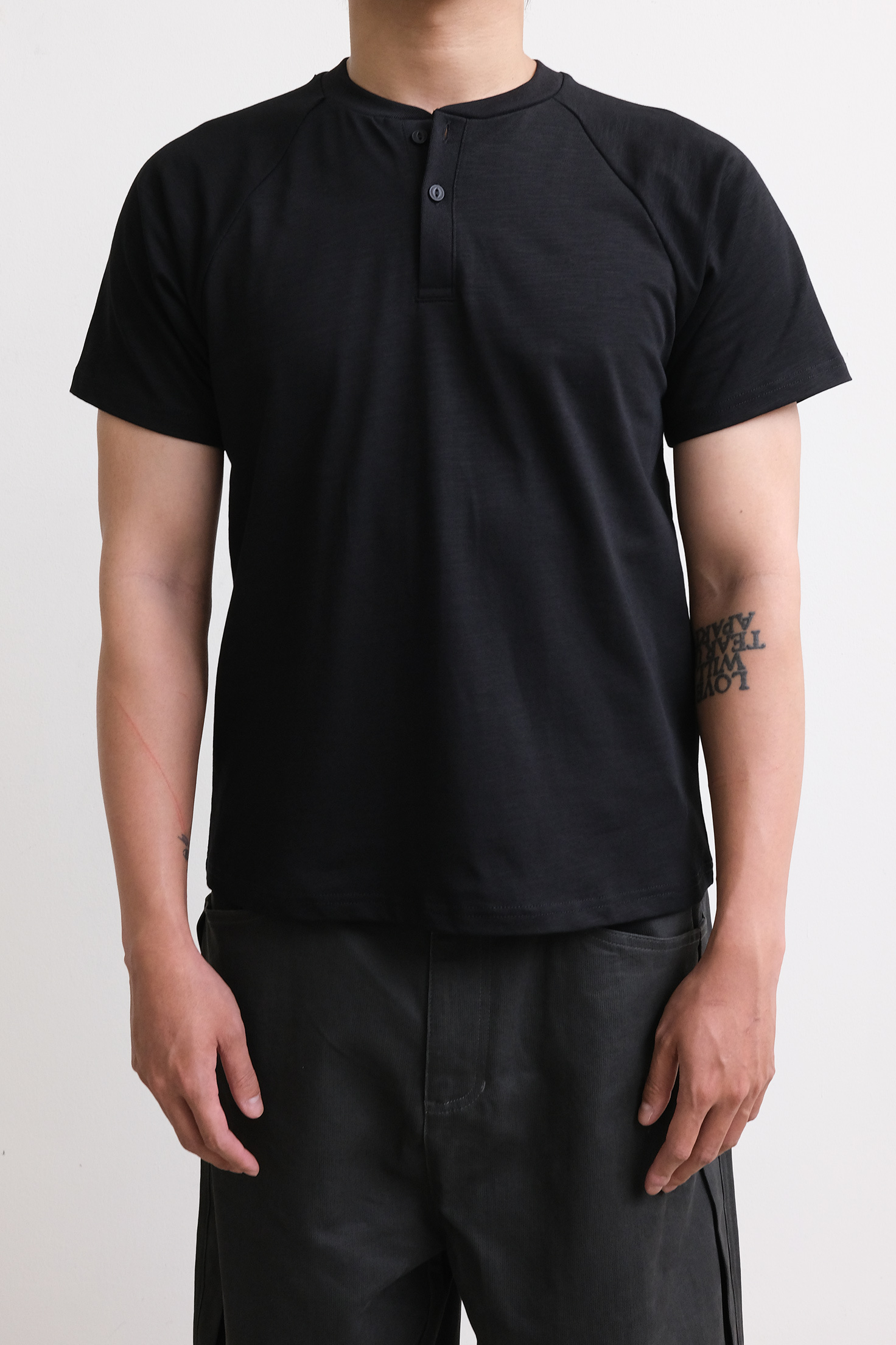 Anonymous Talking｜S26-SS01 – Henley Tee (Black)