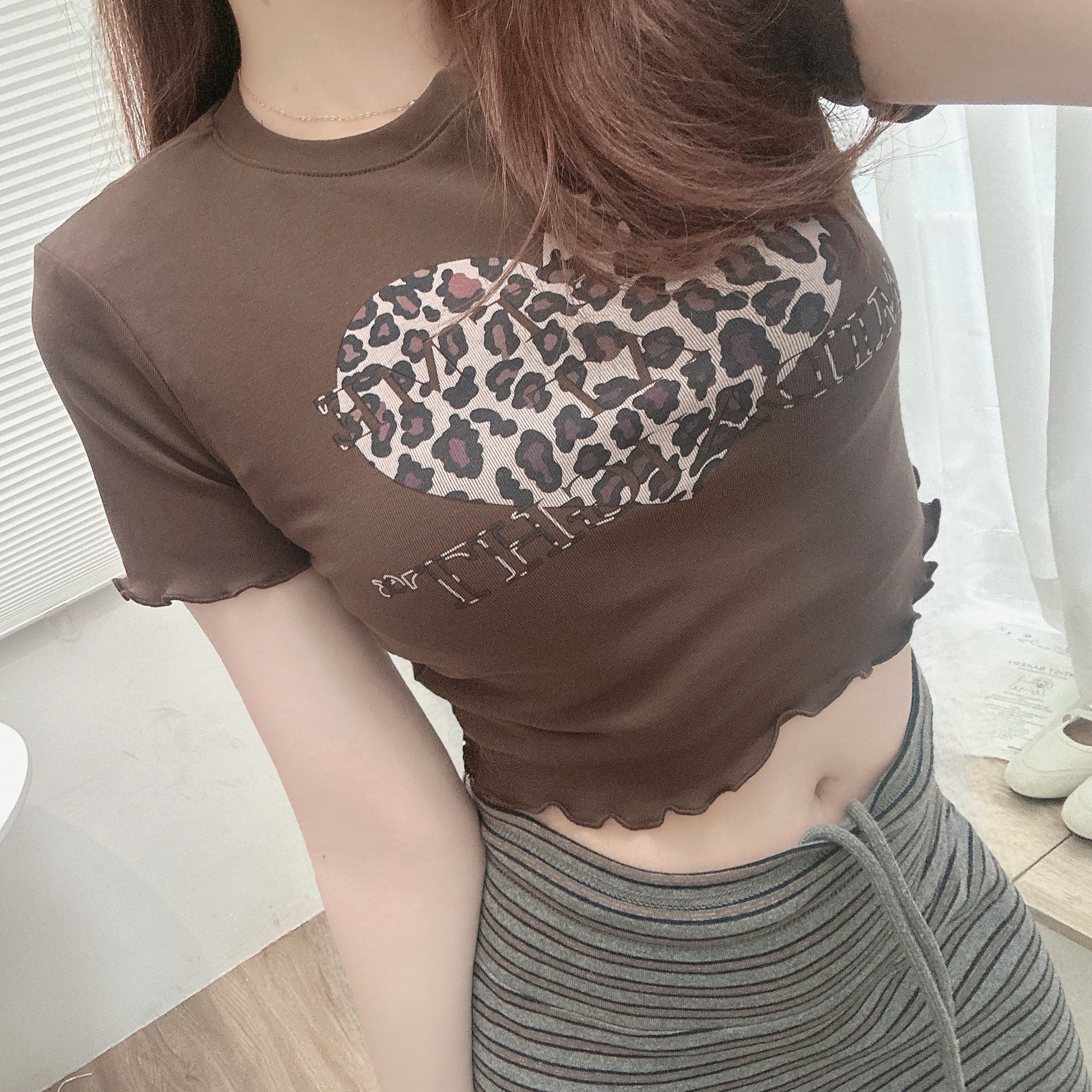 愛心豹紋木耳邊棉TEE