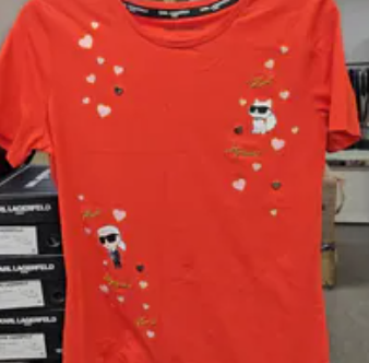 [S] KARL LAGERFELD APPLE CATE PINS TEE, L5WHB015-APP (SKL1726)
