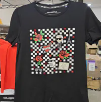 [S] KARL LAGERFELD BLACK WOMEN'S LOGO CHECKERBOARD LOGO WHIMSICAL T-SHIRT, L6WHBD85-BLK (SKL1731)