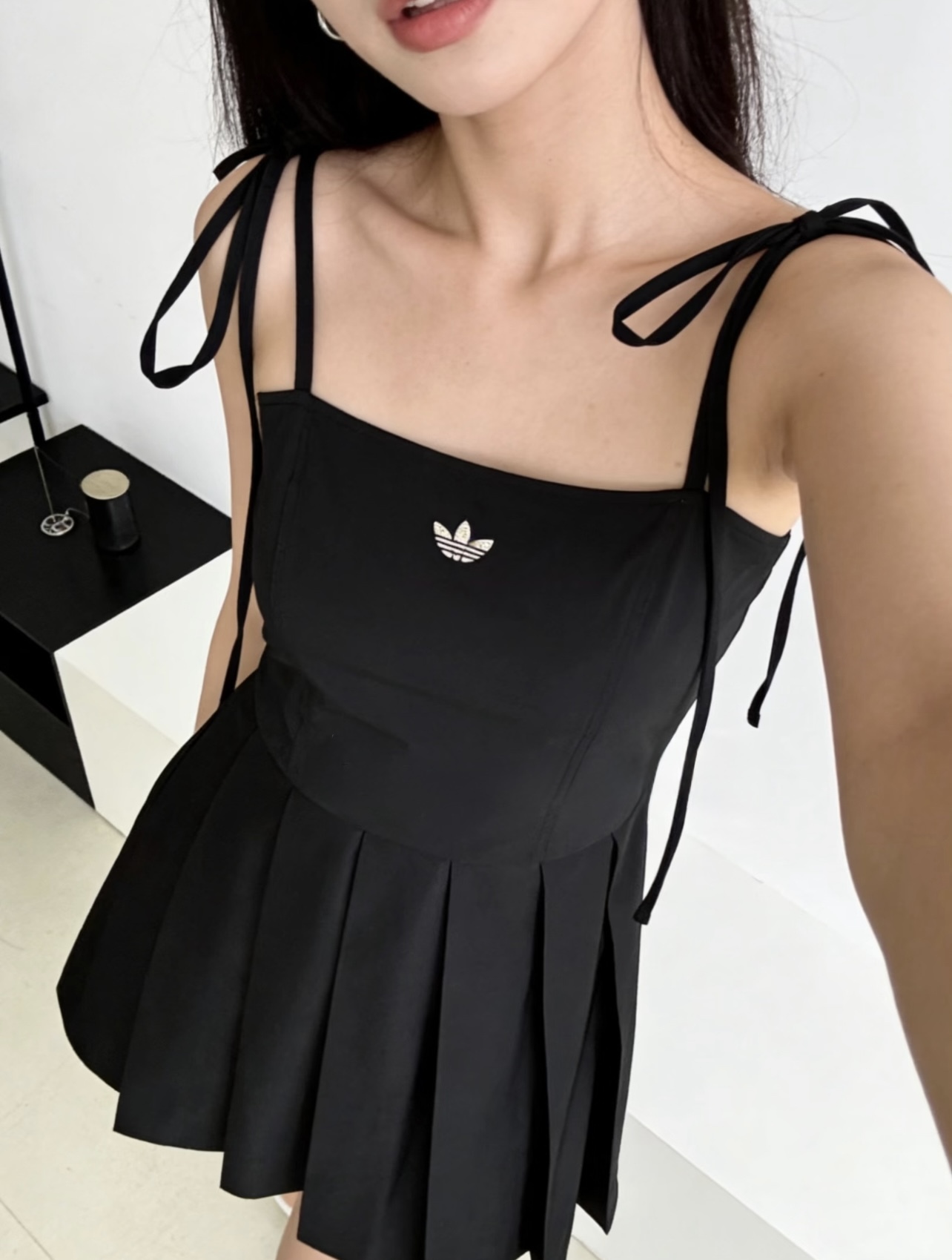 代購-ADIDAS ORIGINALS PLEATEDDRESS 吊帶 蝴蝶結 連身小黑裙 小洋裝